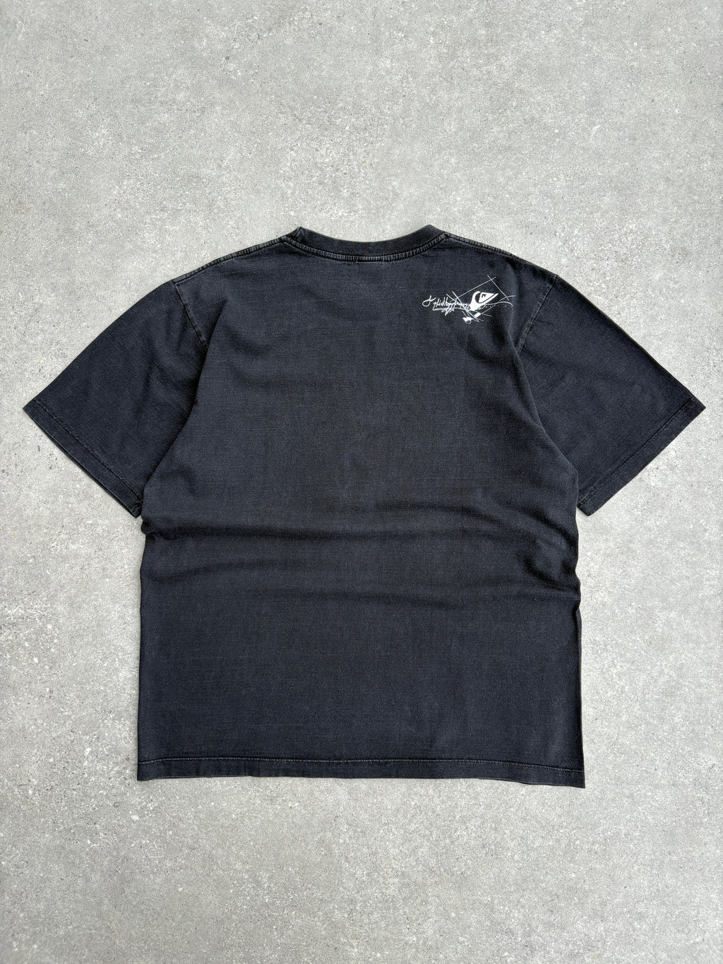2000s Quiksilver Black/White Graphic Tee
