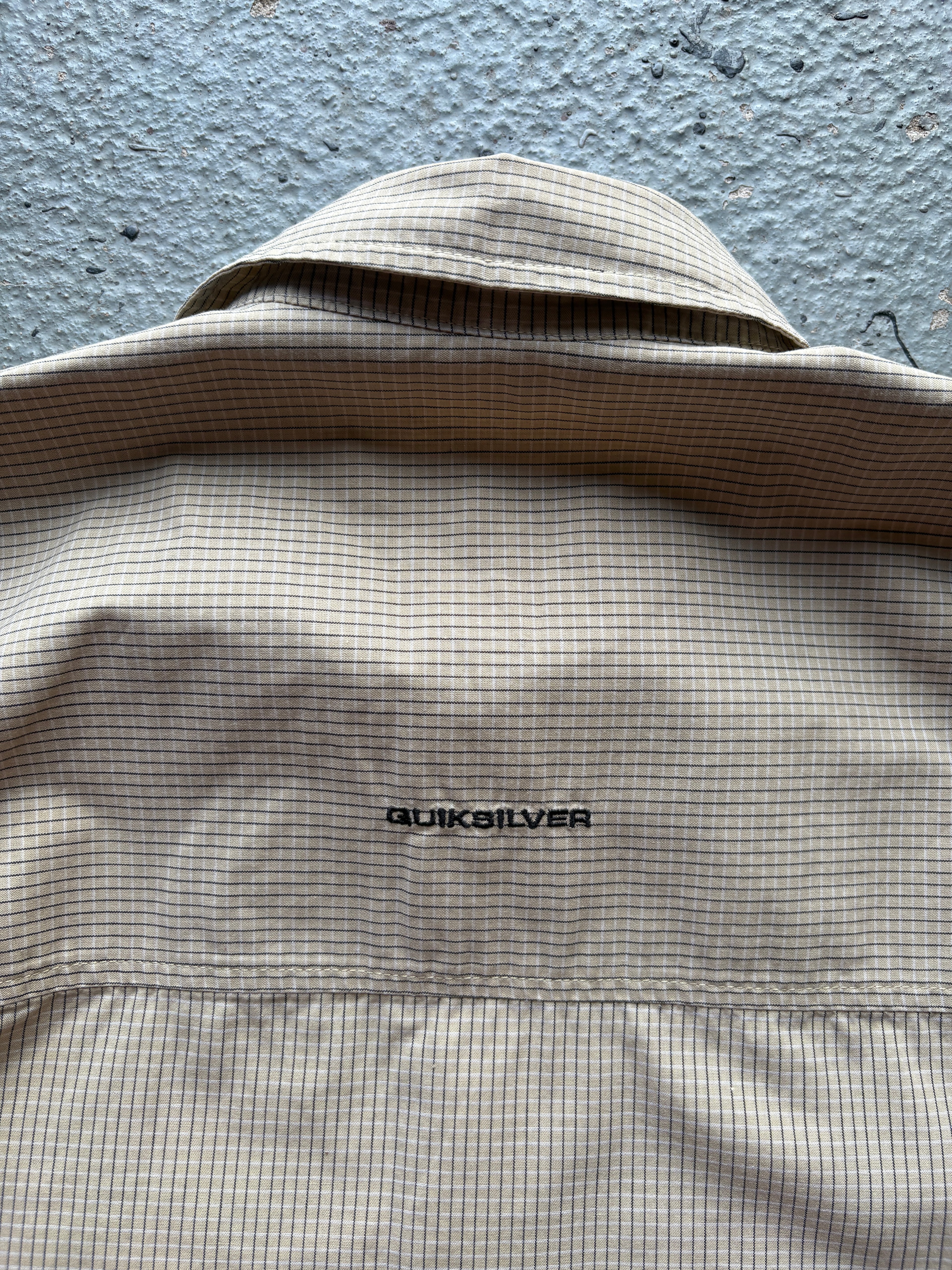 2000s Checkered Quiksilver Beige / Brown Shirt
