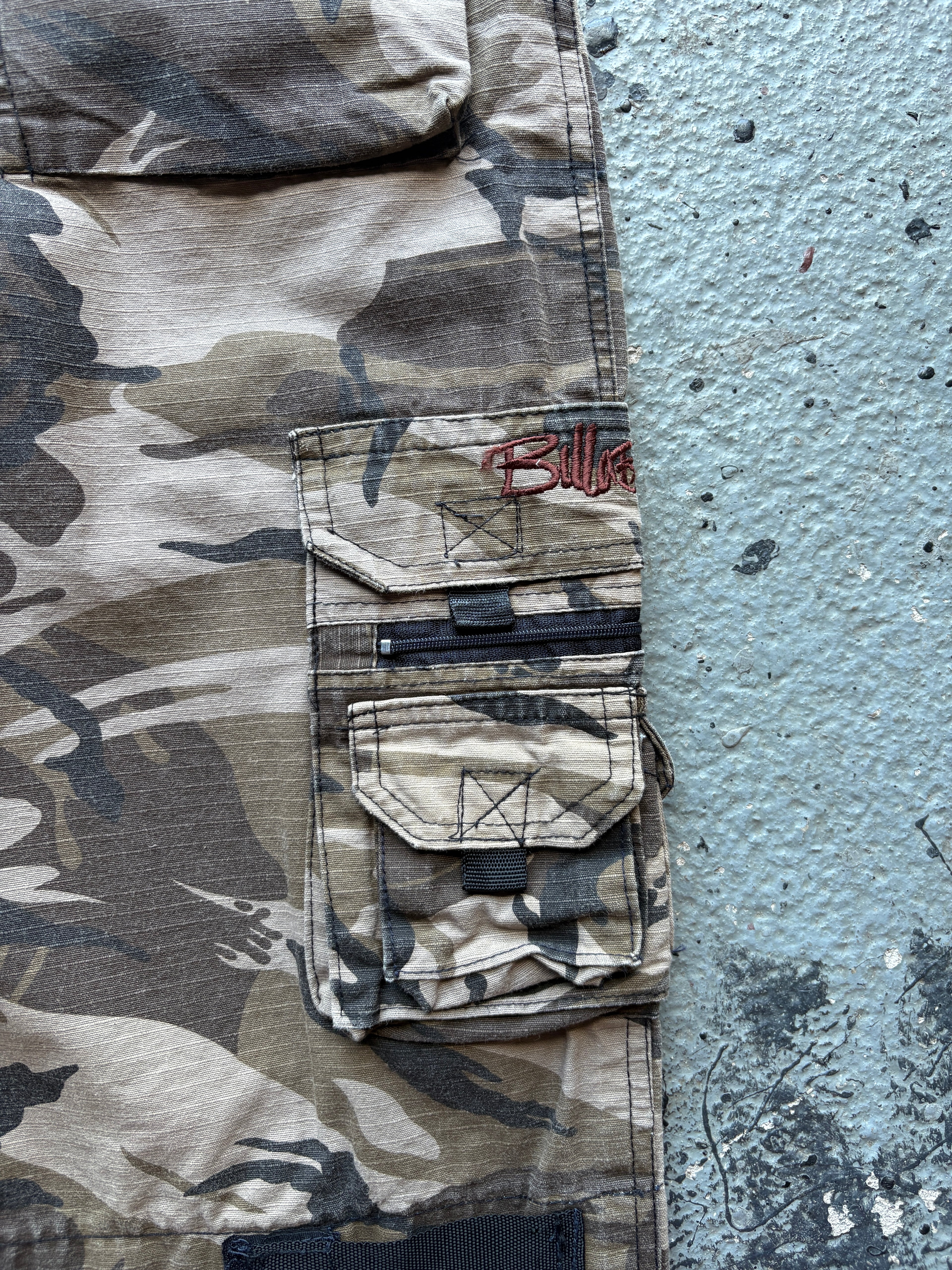2000s Billabong Camouflage Cargo Shorts Baggy