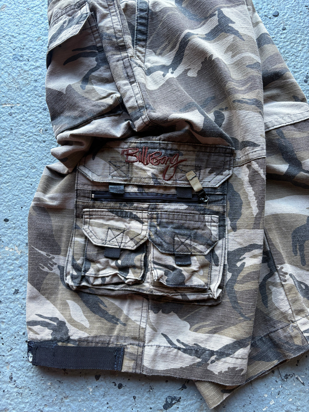 2000s Billabong Camouflage Cargo Shorts Baggy