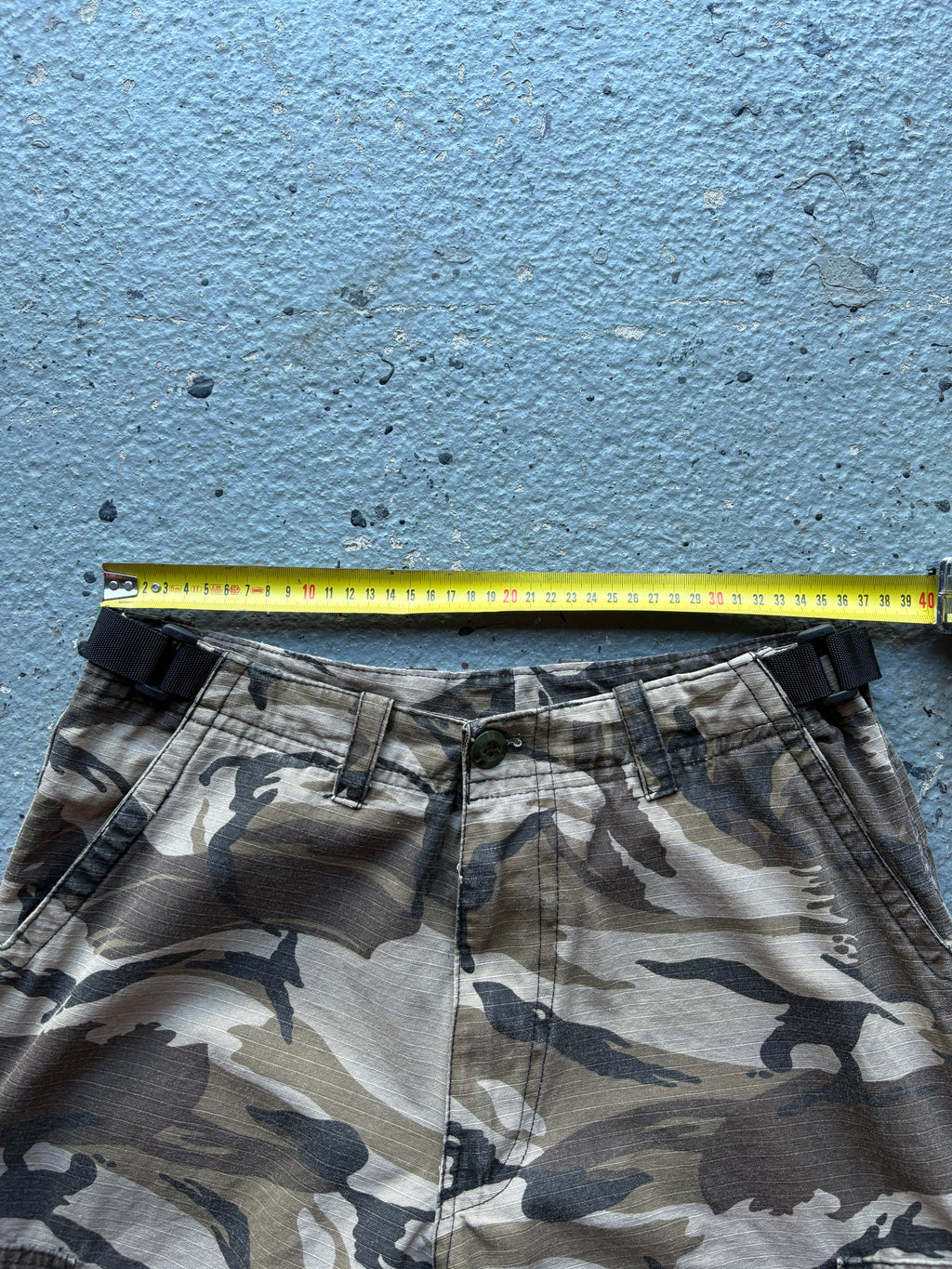 2000s Billabong Camouflage Cargo Shorts Baggy
