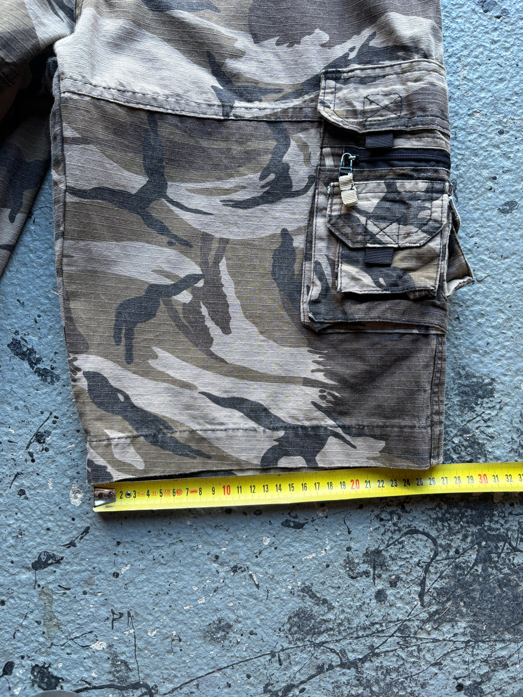 2000s Billabong Camouflage Cargo Shorts Baggy