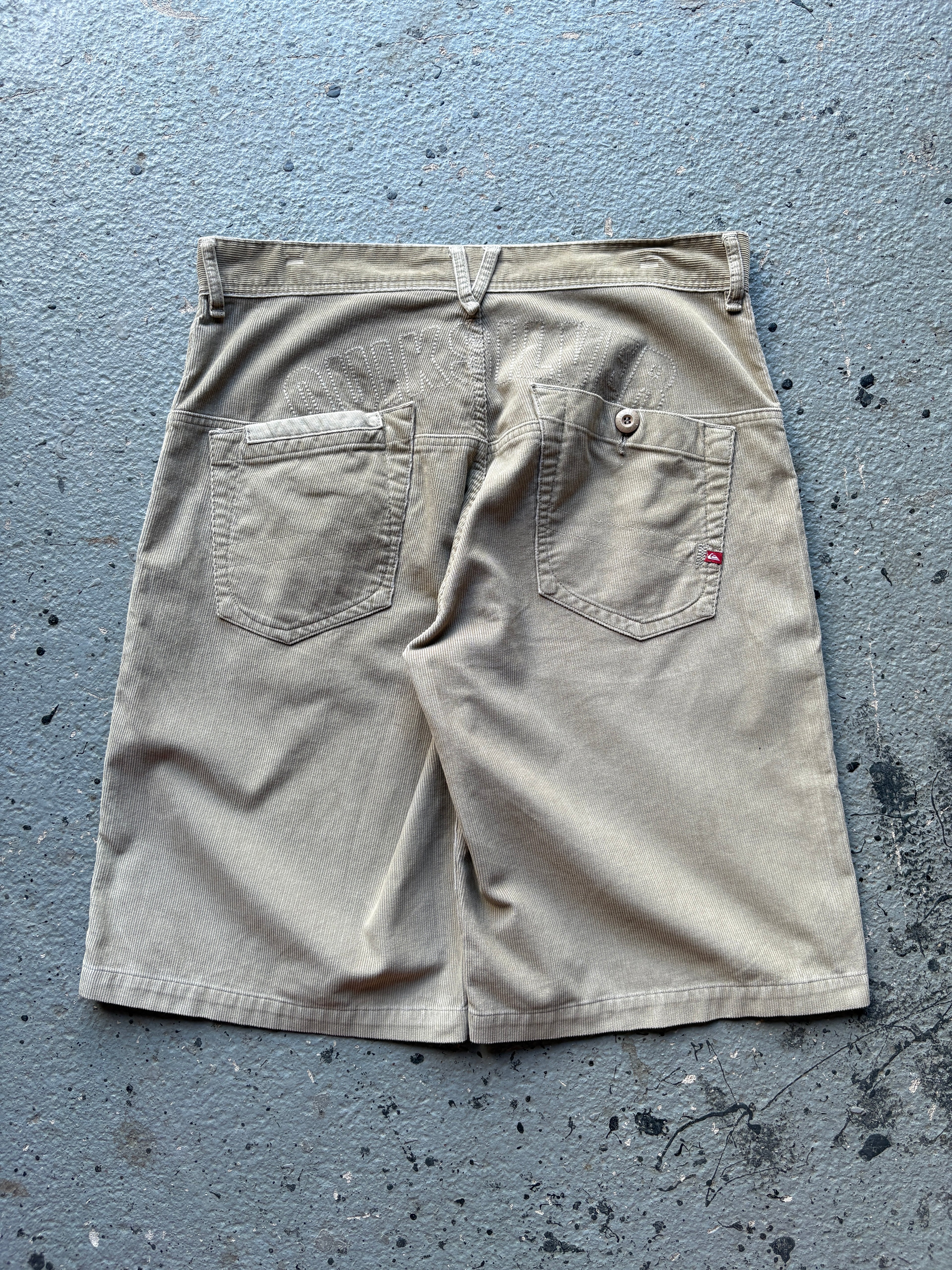 2000s Quiksilver Corduroy Baggy Shorts Beige Back Spellout