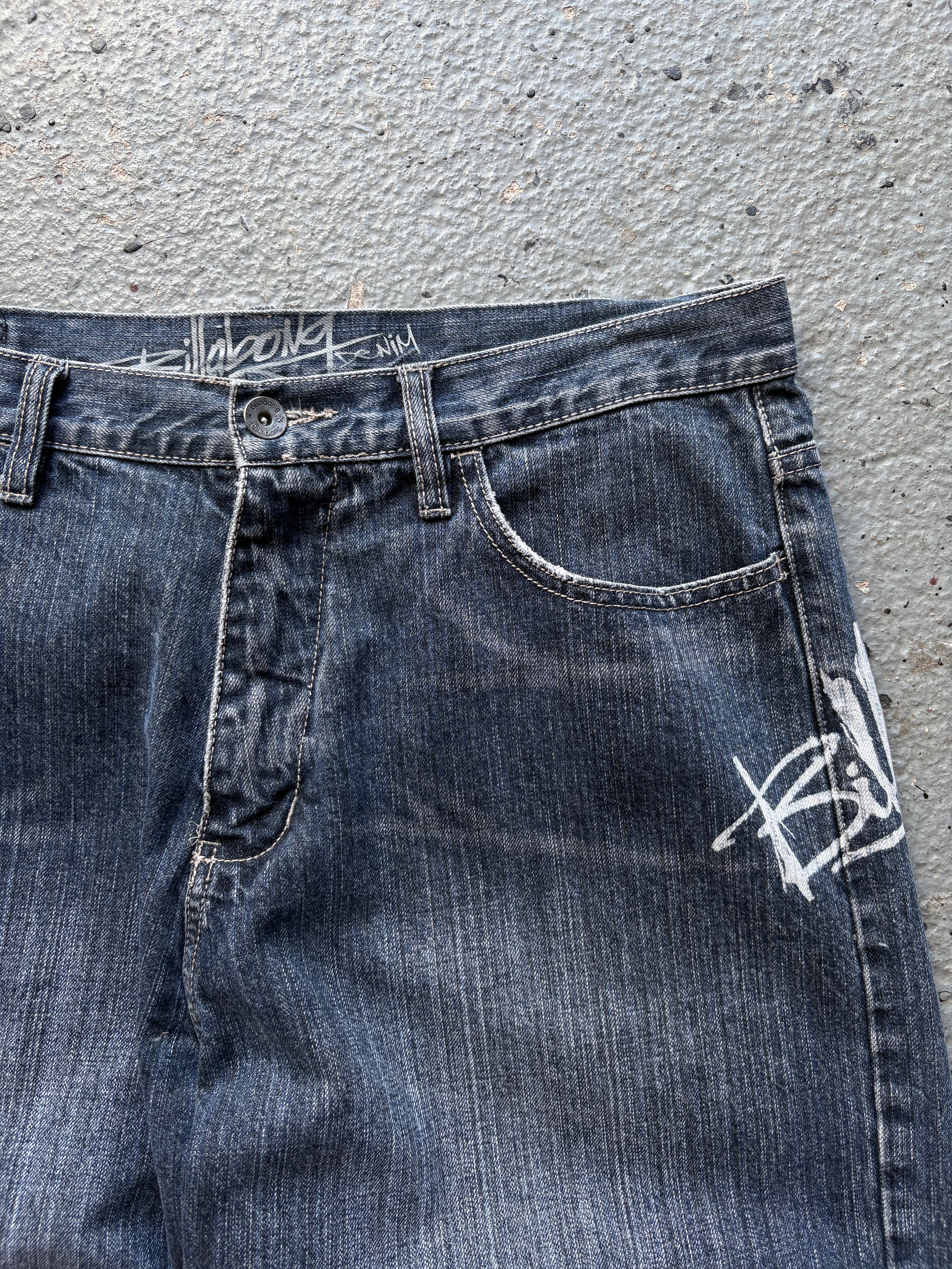 2000s Billabong Denim Spellout Baggy Skater Jorts