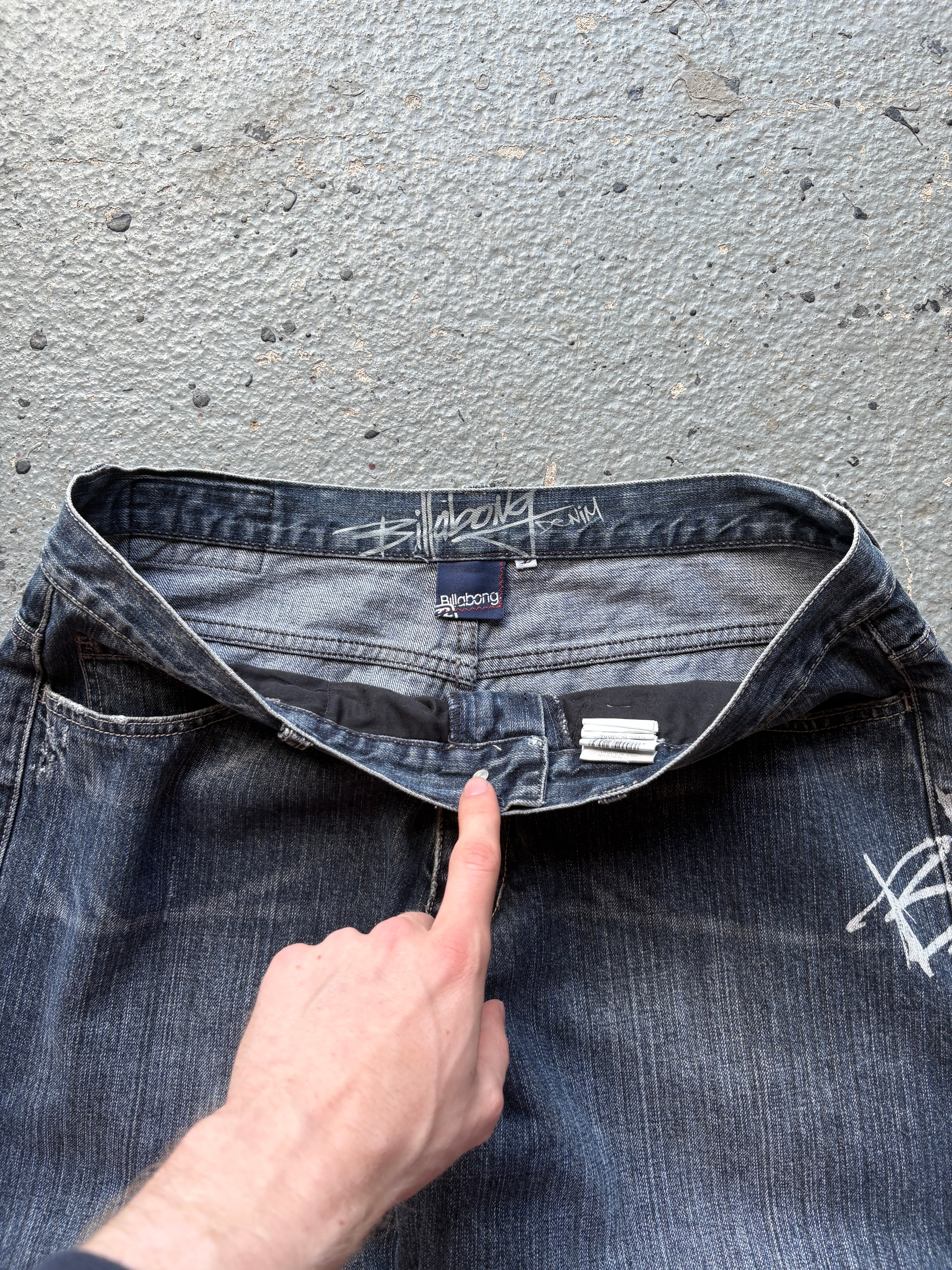 2000s Billabong Denim Spellout Baggy Skater Jorts