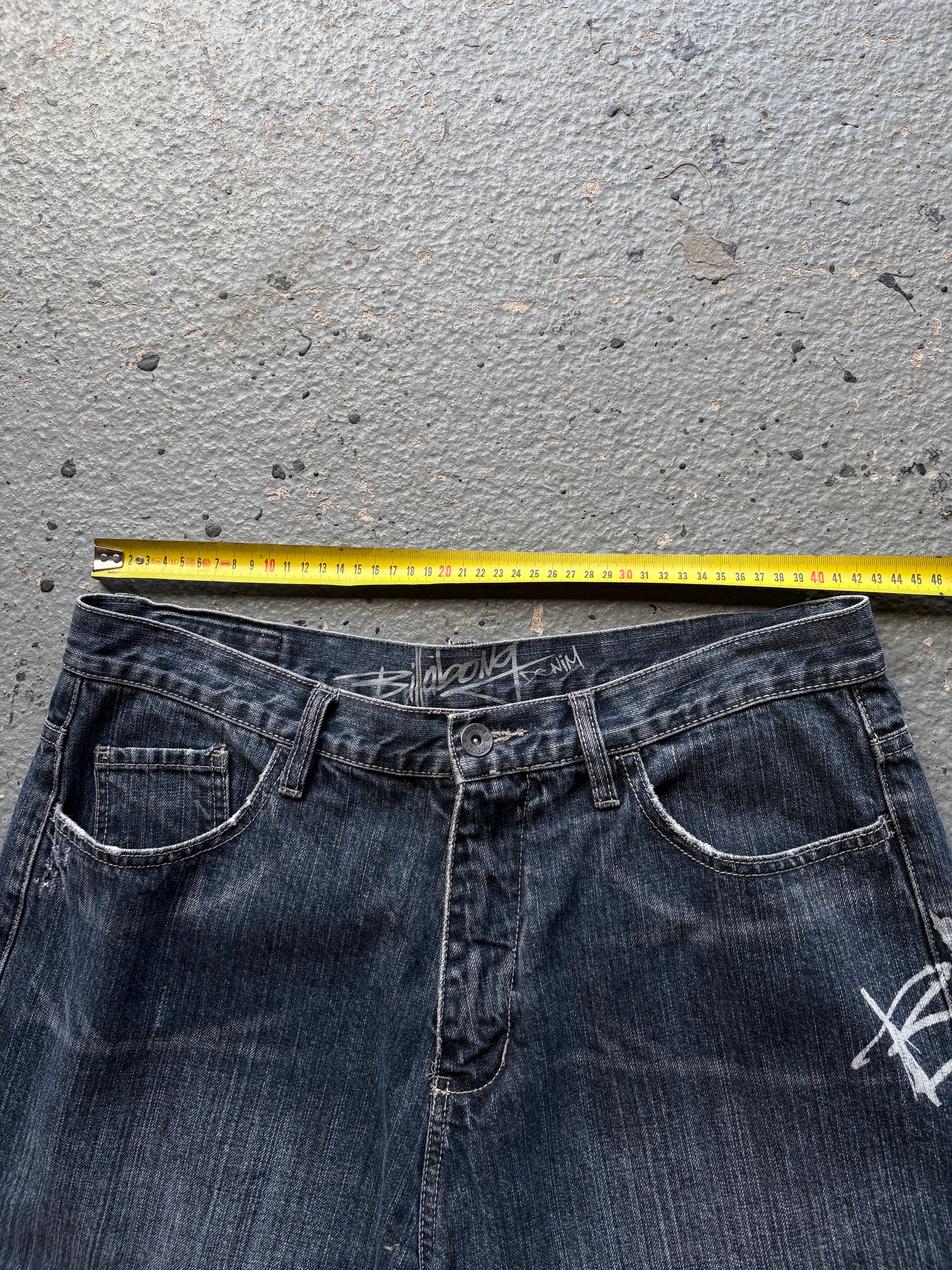 2000s Billabong Denim Spellout Baggy Skater Jorts