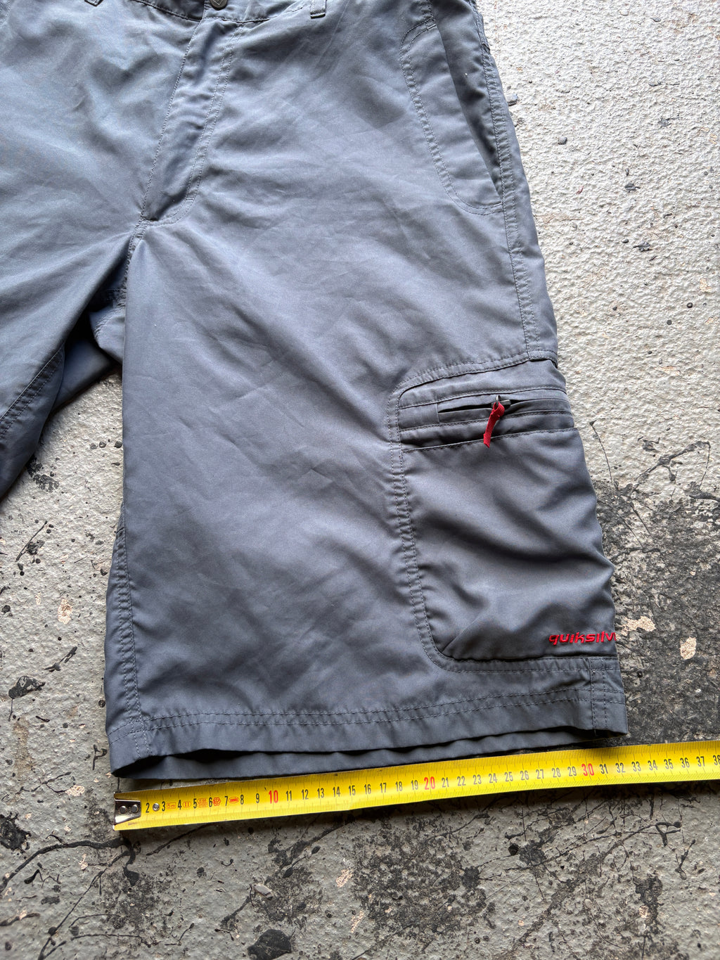 2000s Quiksilver Baggy Cargo Shorts Grey/Red