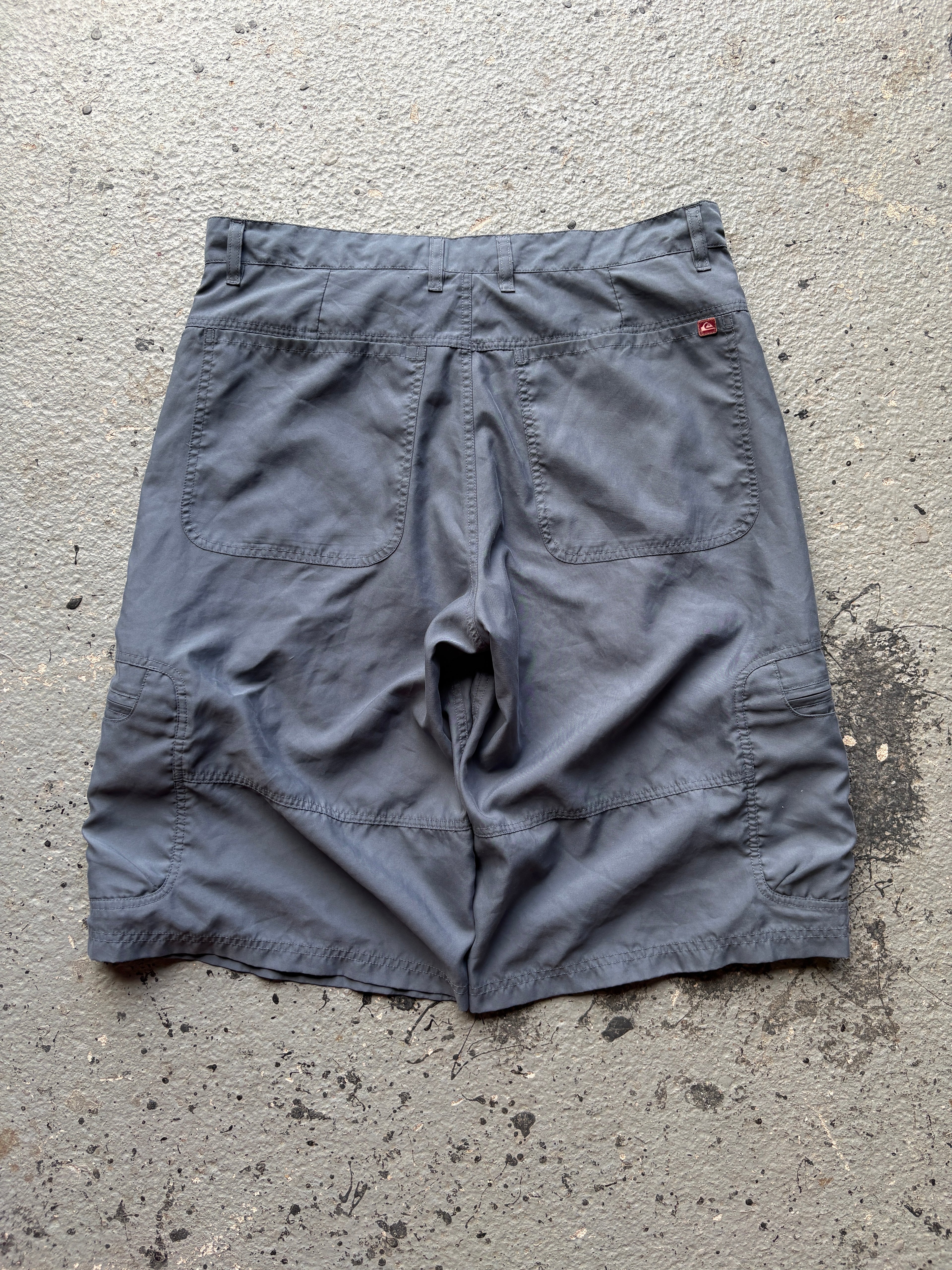 2000s Quiksilver Baggy Cargo Shorts Grey/Red