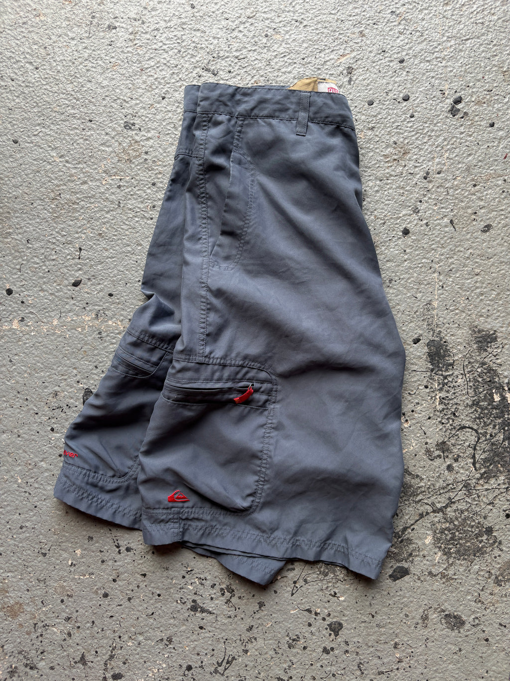 2000s Quiksilver Baggy Cargo Shorts Grey/Red