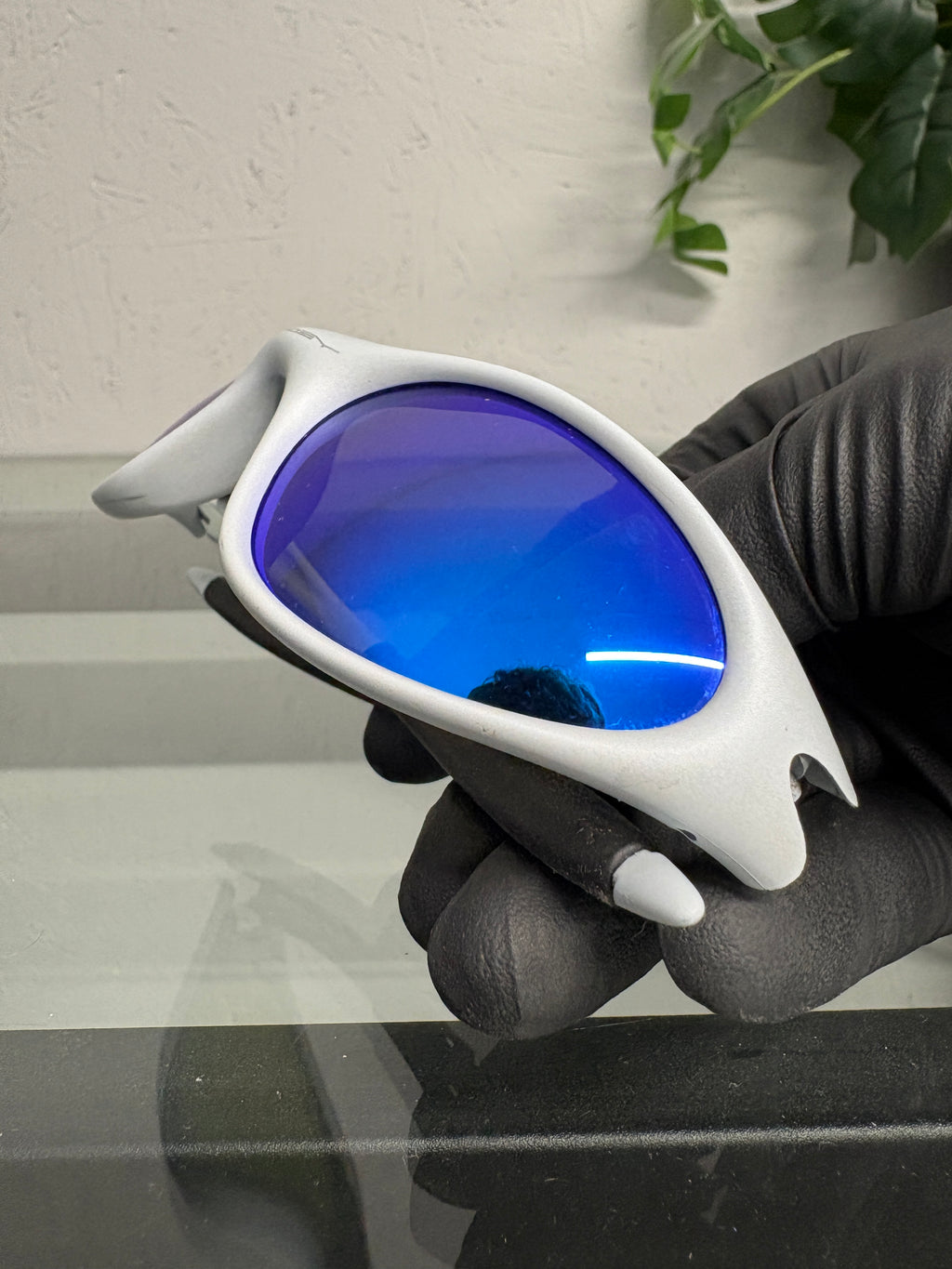 2000s Oakley Minute 1.0 Pearl White/Ice Iridium