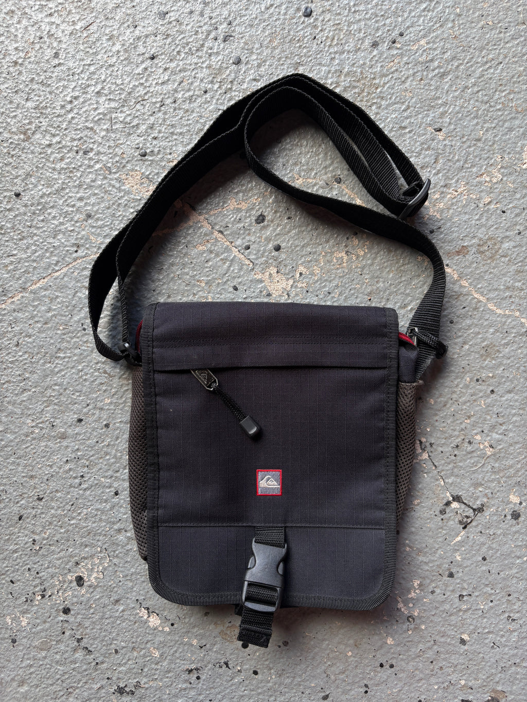 2000s Quiksilver Crossbody Messenger Bag Black Cordura / Canvas Pouch