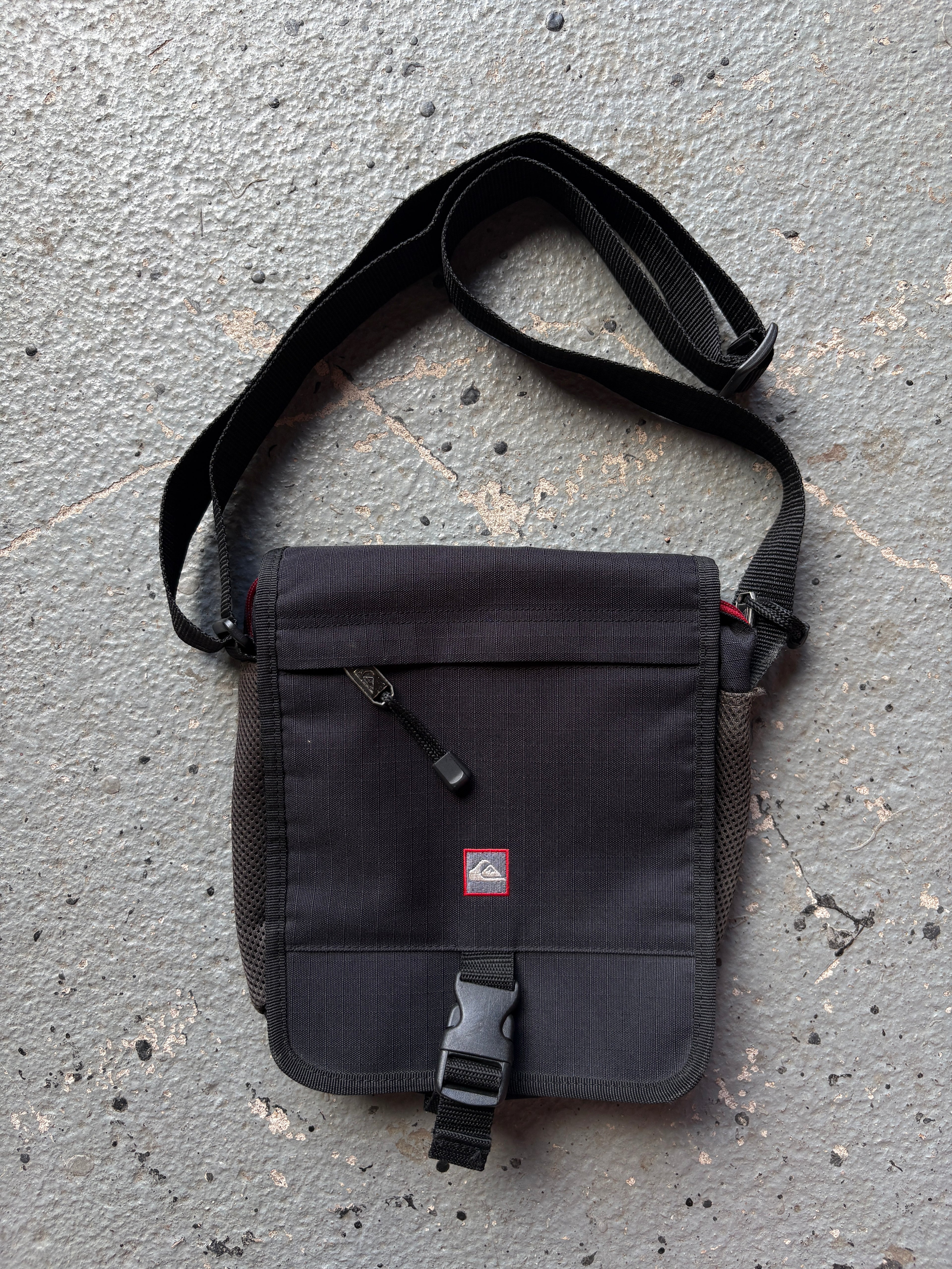 2000s Quiksilver Crossbody Messenger Bag Black Cordura / Canvas Pouch