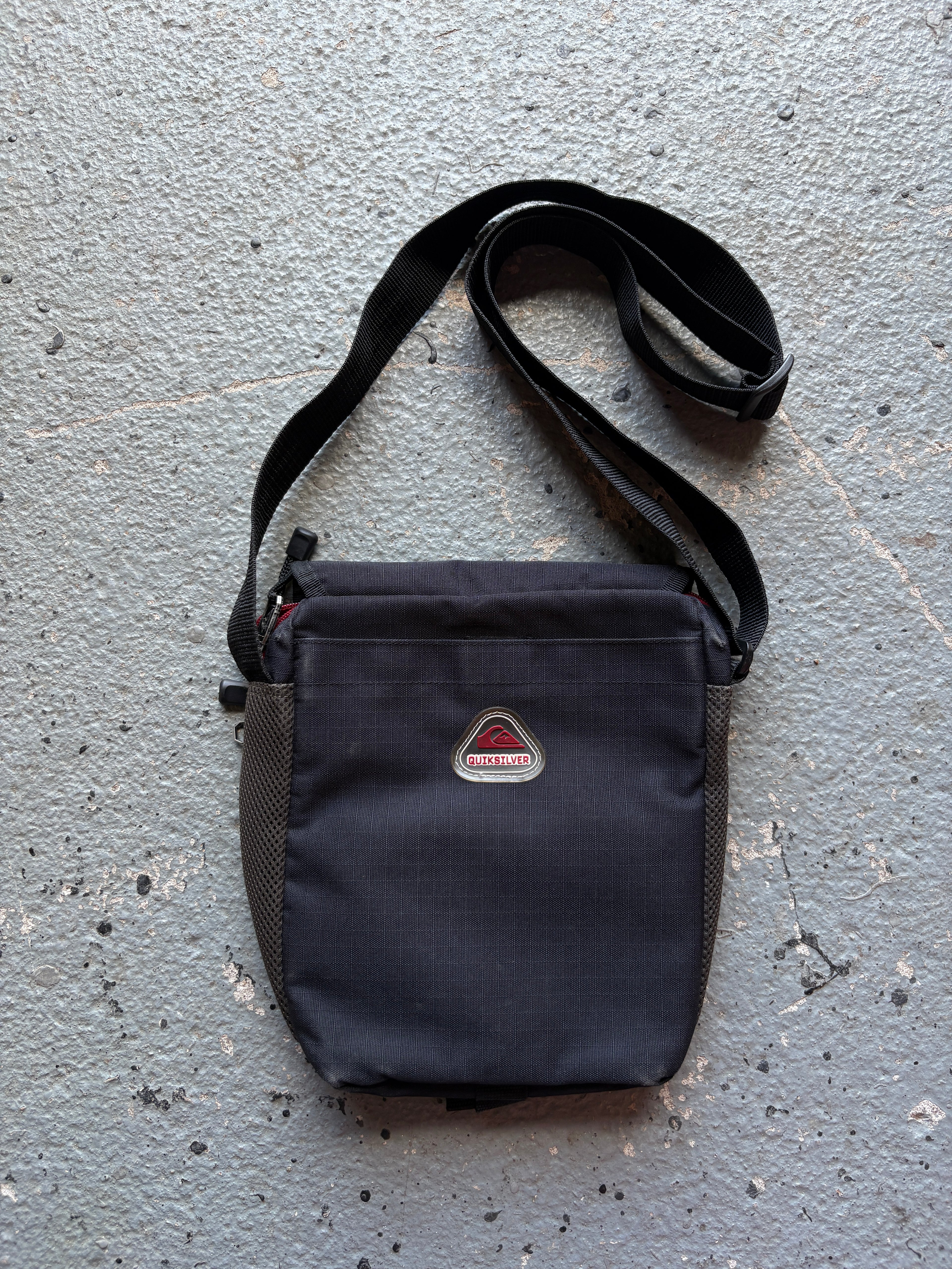 2000s Quiksilver Crossbody Messenger Bag Black Cordura / Canvas Pouch