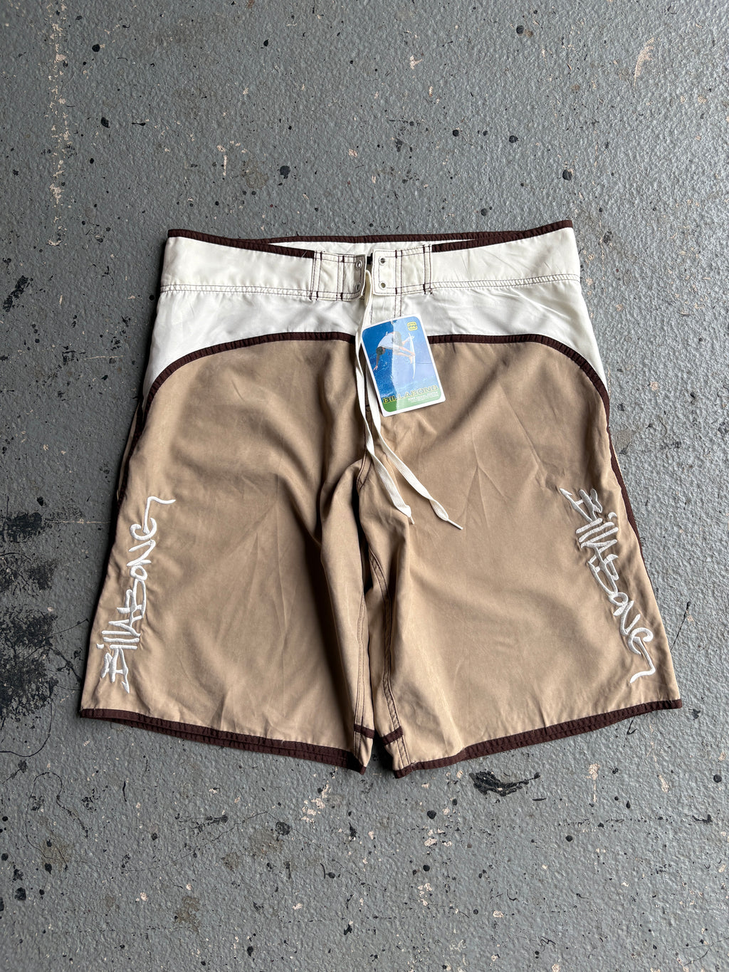 2000s Billabong Boardshorts Beige / White / Brown
