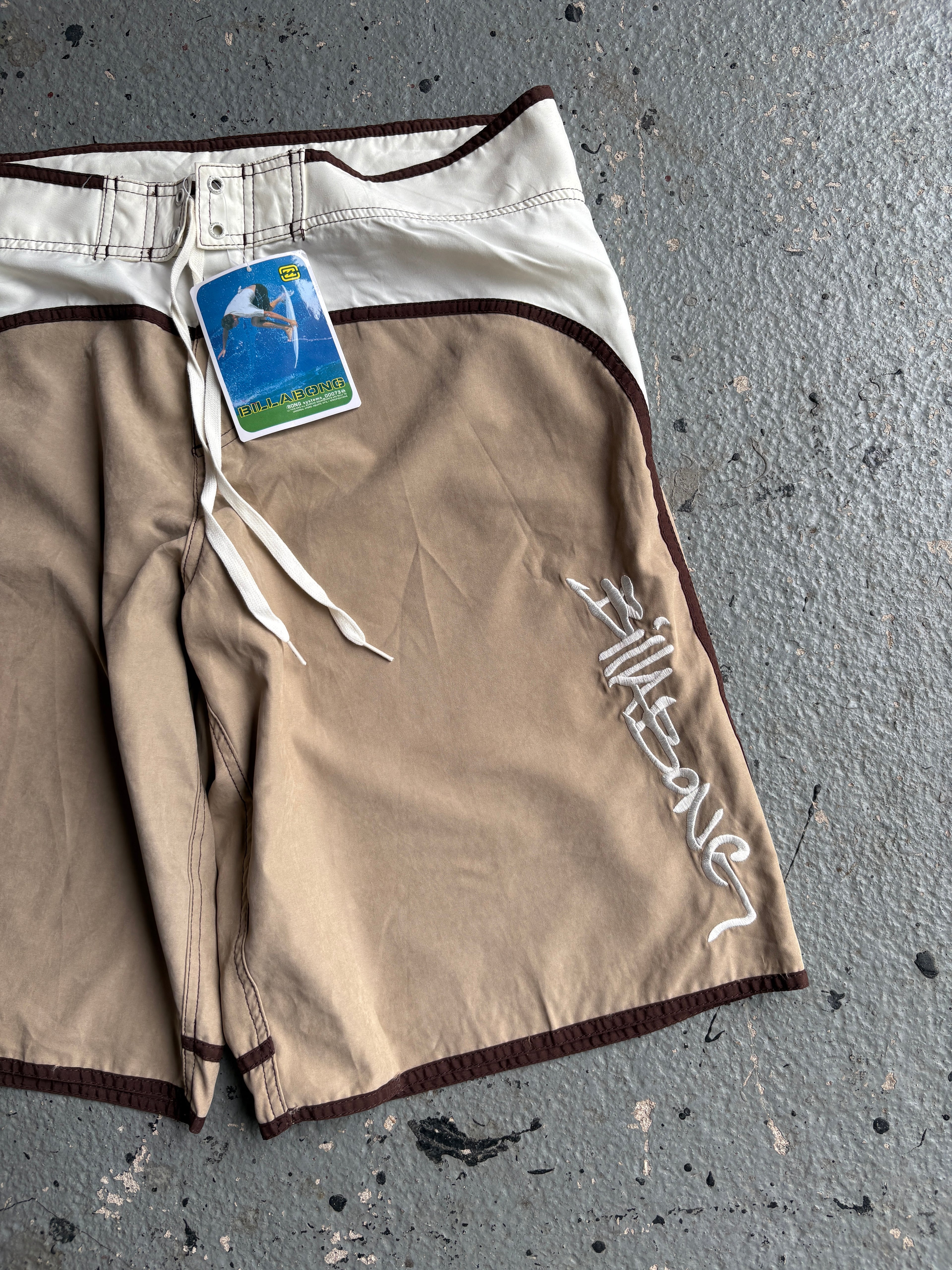 2000s Billabong Boardshorts Beige / White / Brown