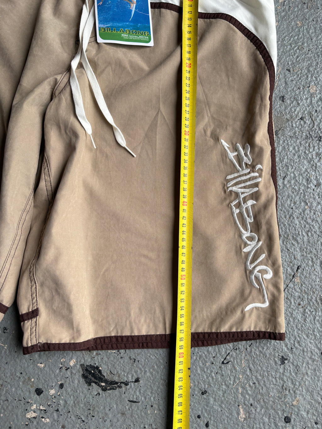 2000s Billabong Boardshorts Beige / White / Brown