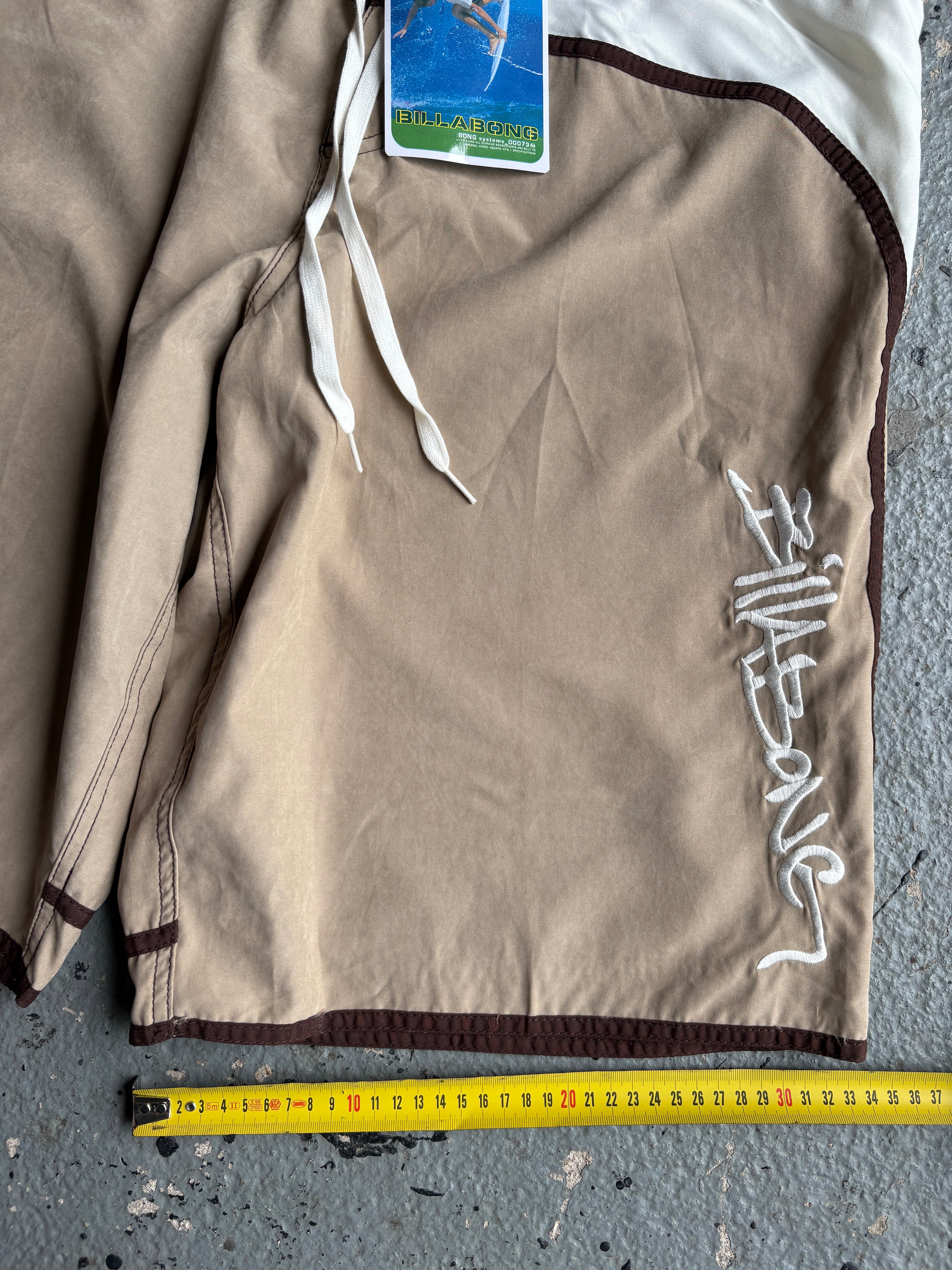 2000s Billabong Boardshorts Beige / White / Brown
