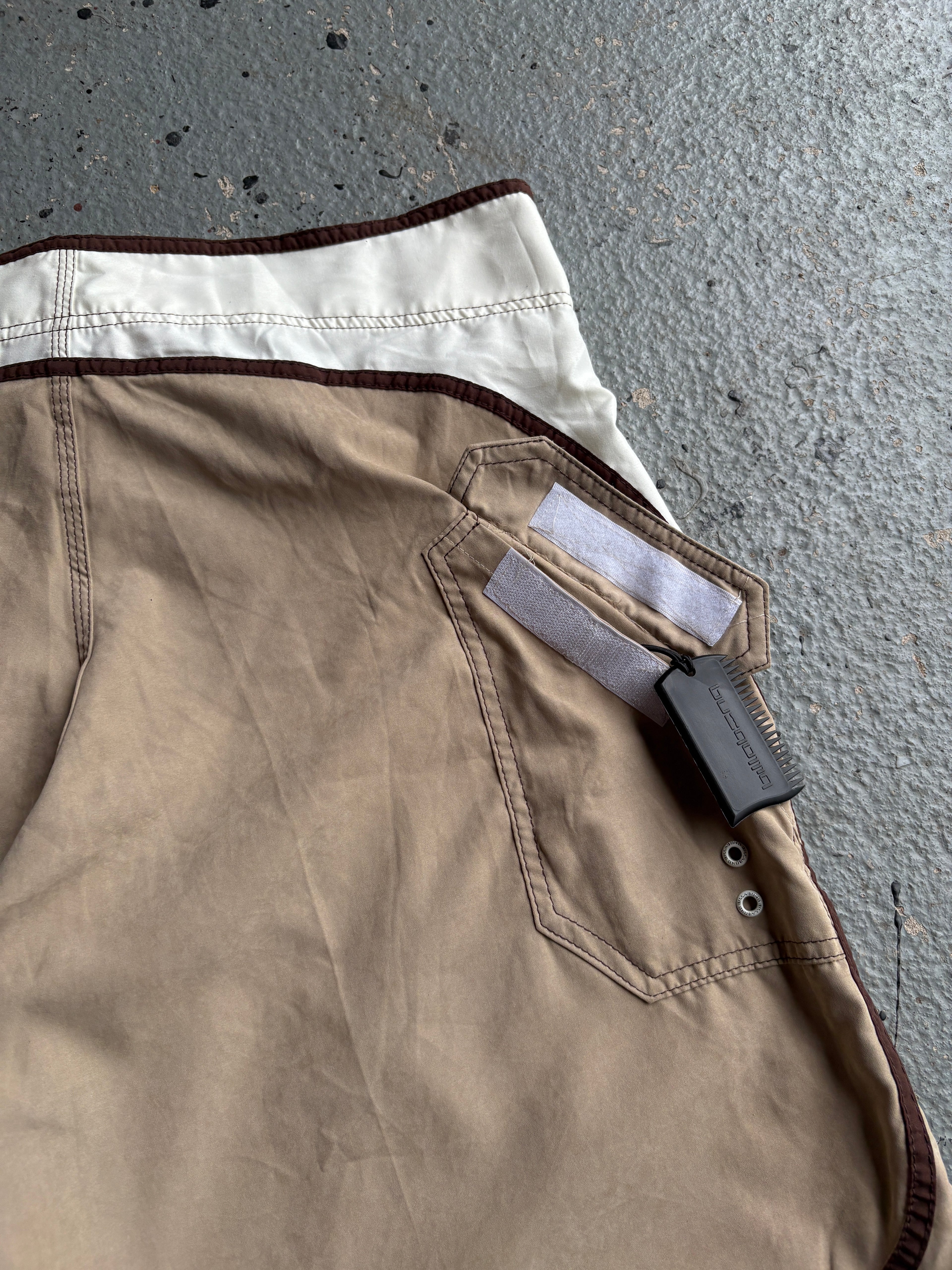 2000s Billabong Boardshorts Beige / White / Brown