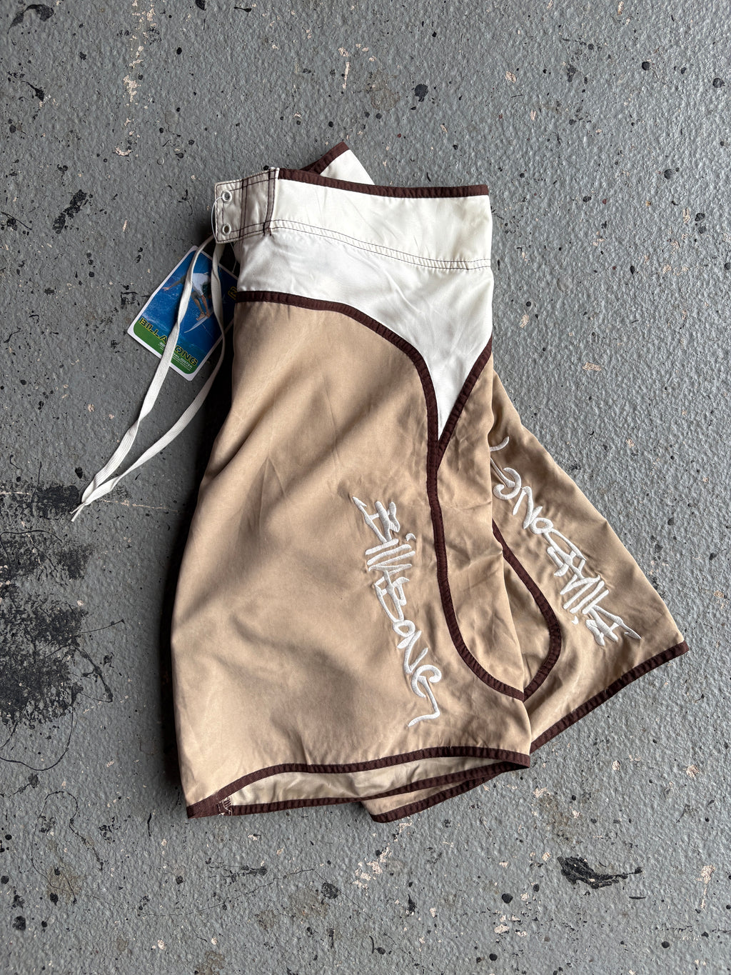 2000s Billabong Boardshorts Beige / White / Brown