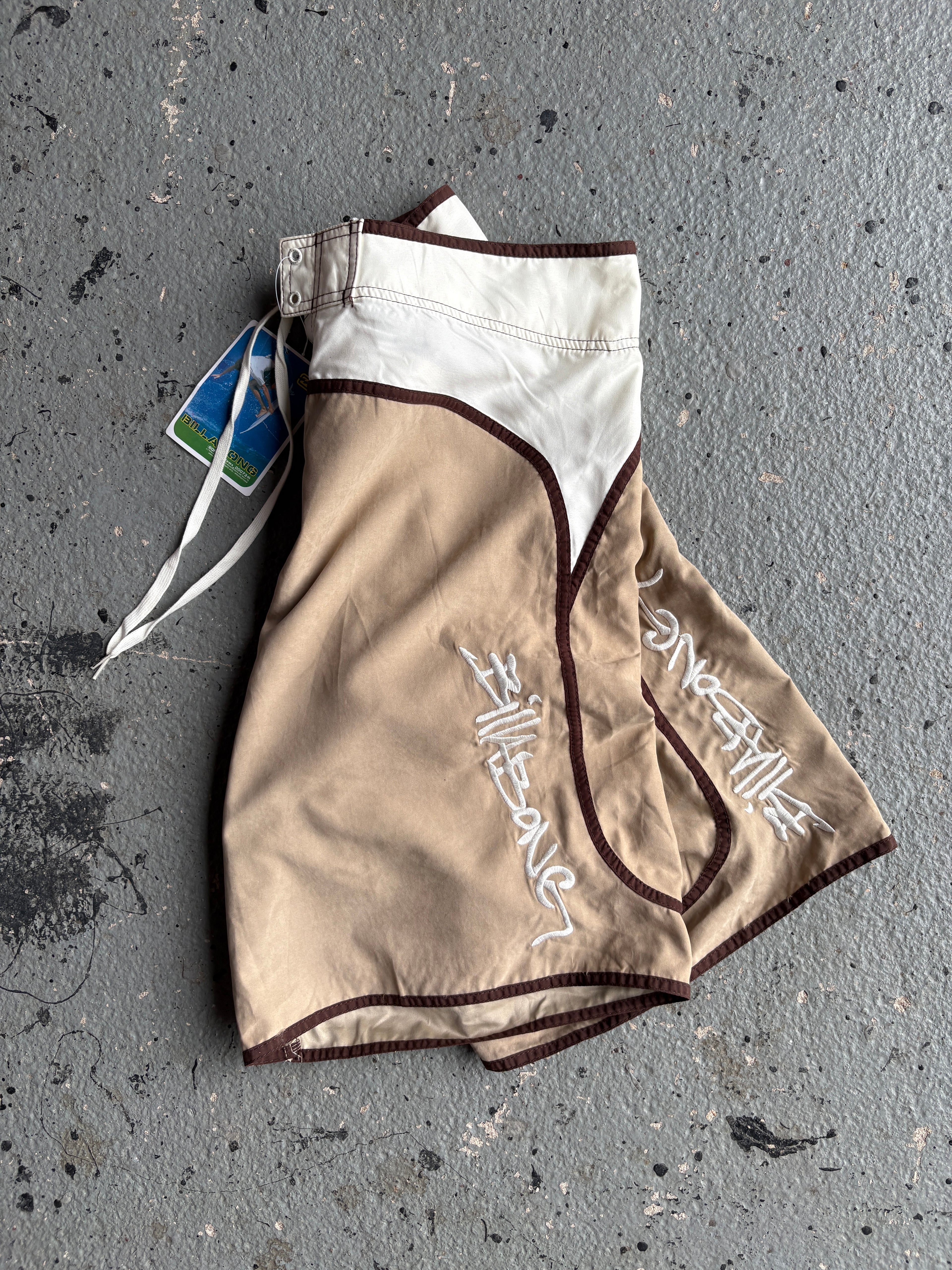 2000s Billabong Boardshorts Beige / White / Brown