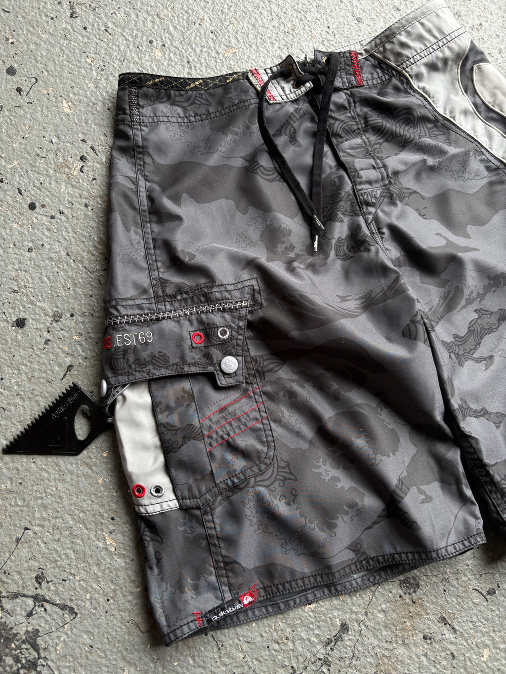 2000s Quiksilver Board Shorts Grey / Camouflage