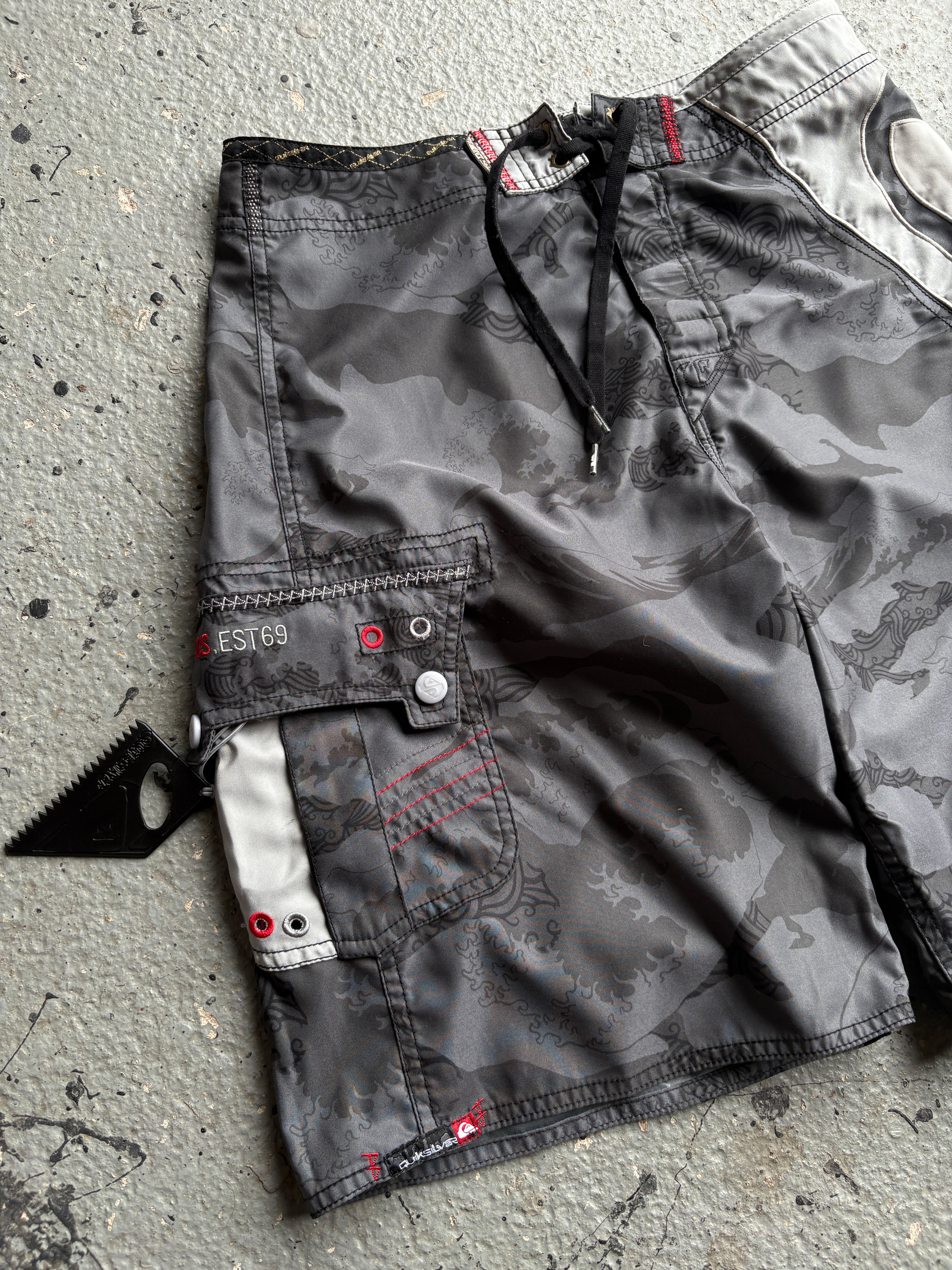 2000s Quiksilver Board Shorts Grey / Camouflage