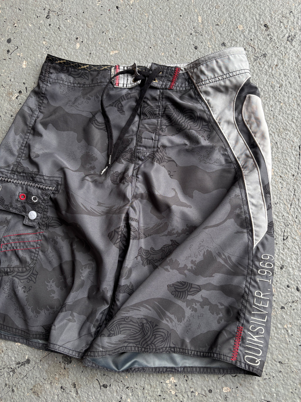 2000s Quiksilver Board Shorts Grey / Camouflage