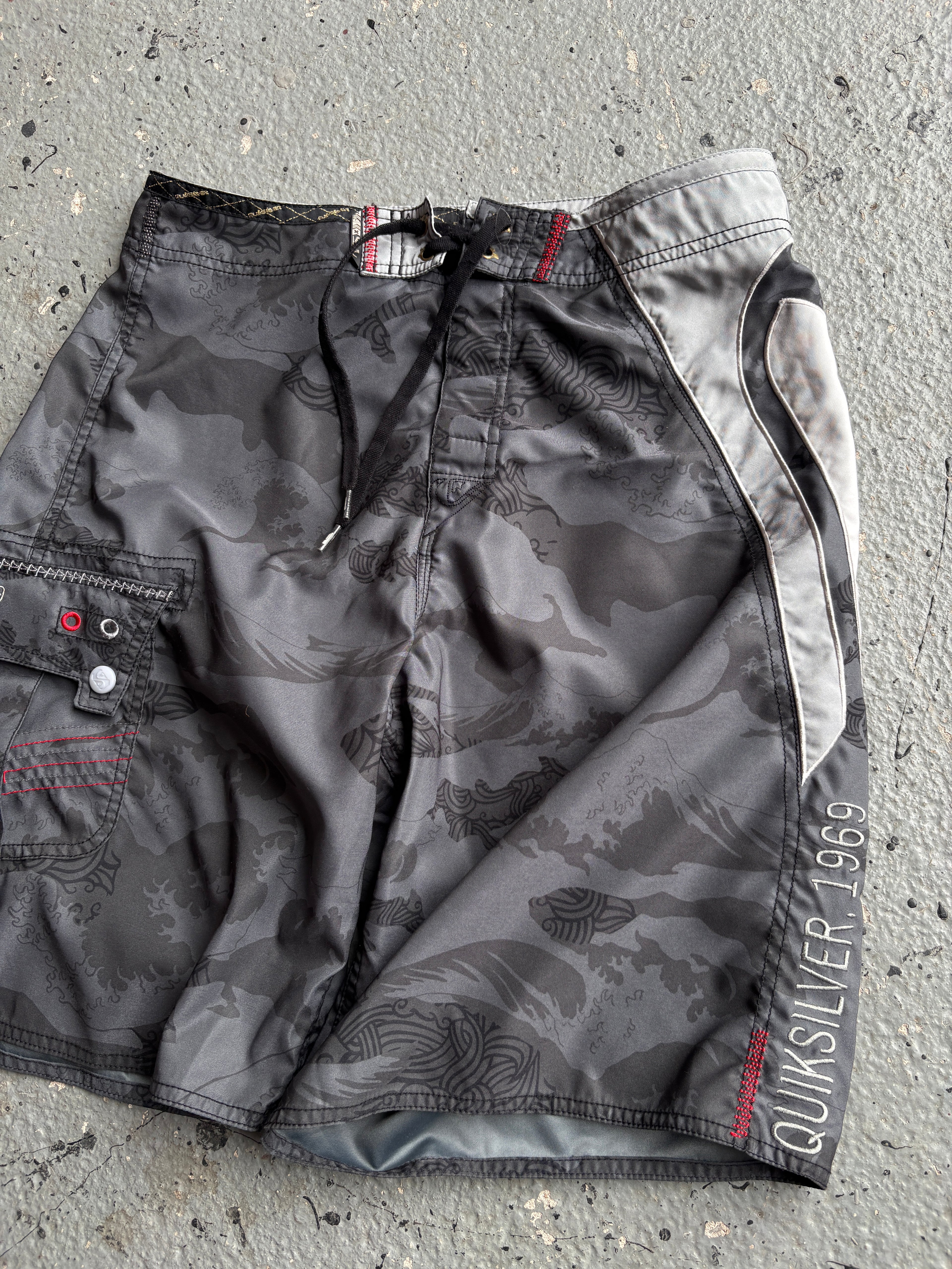2000s Quiksilver Board Shorts Grey / Camouflage