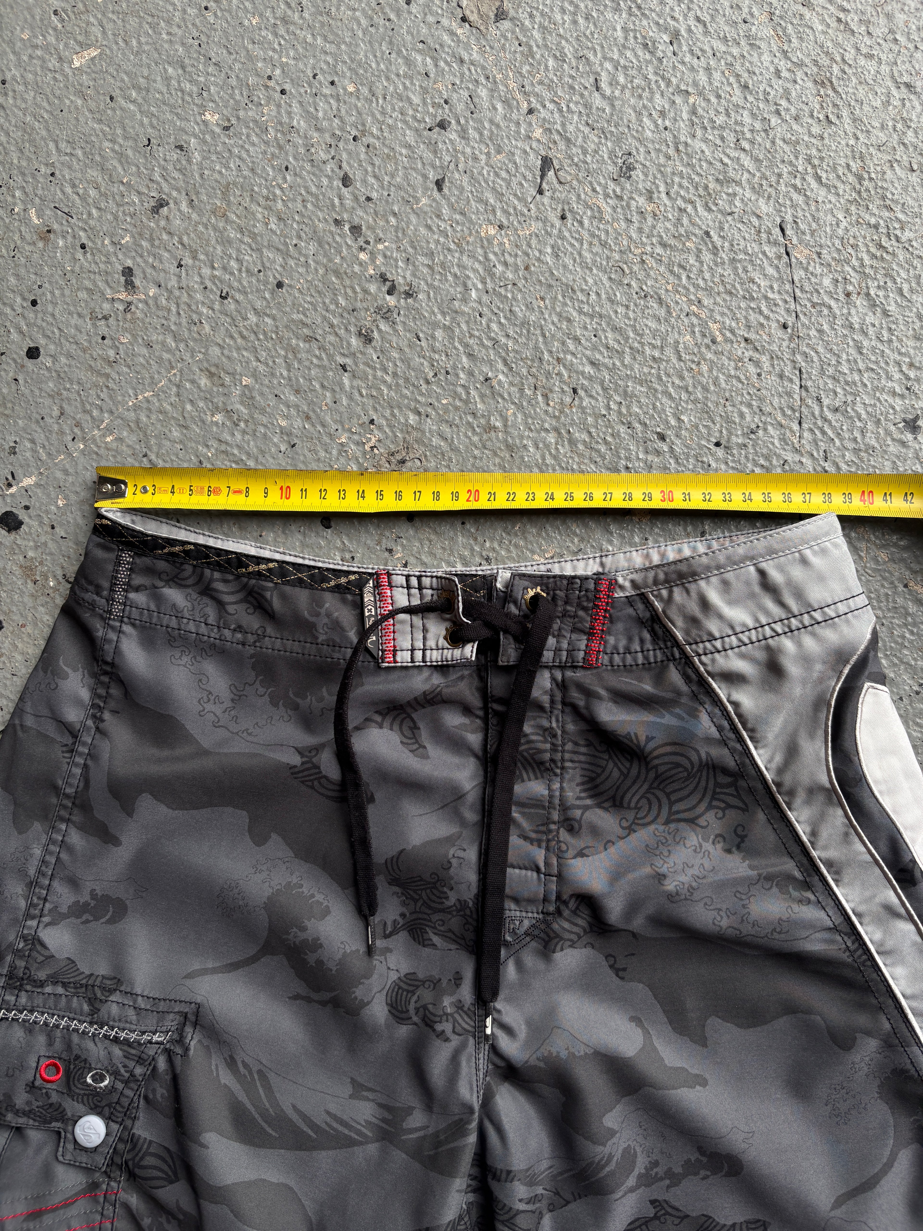 2000s Quiksilver Board Shorts Grey / Camouflage