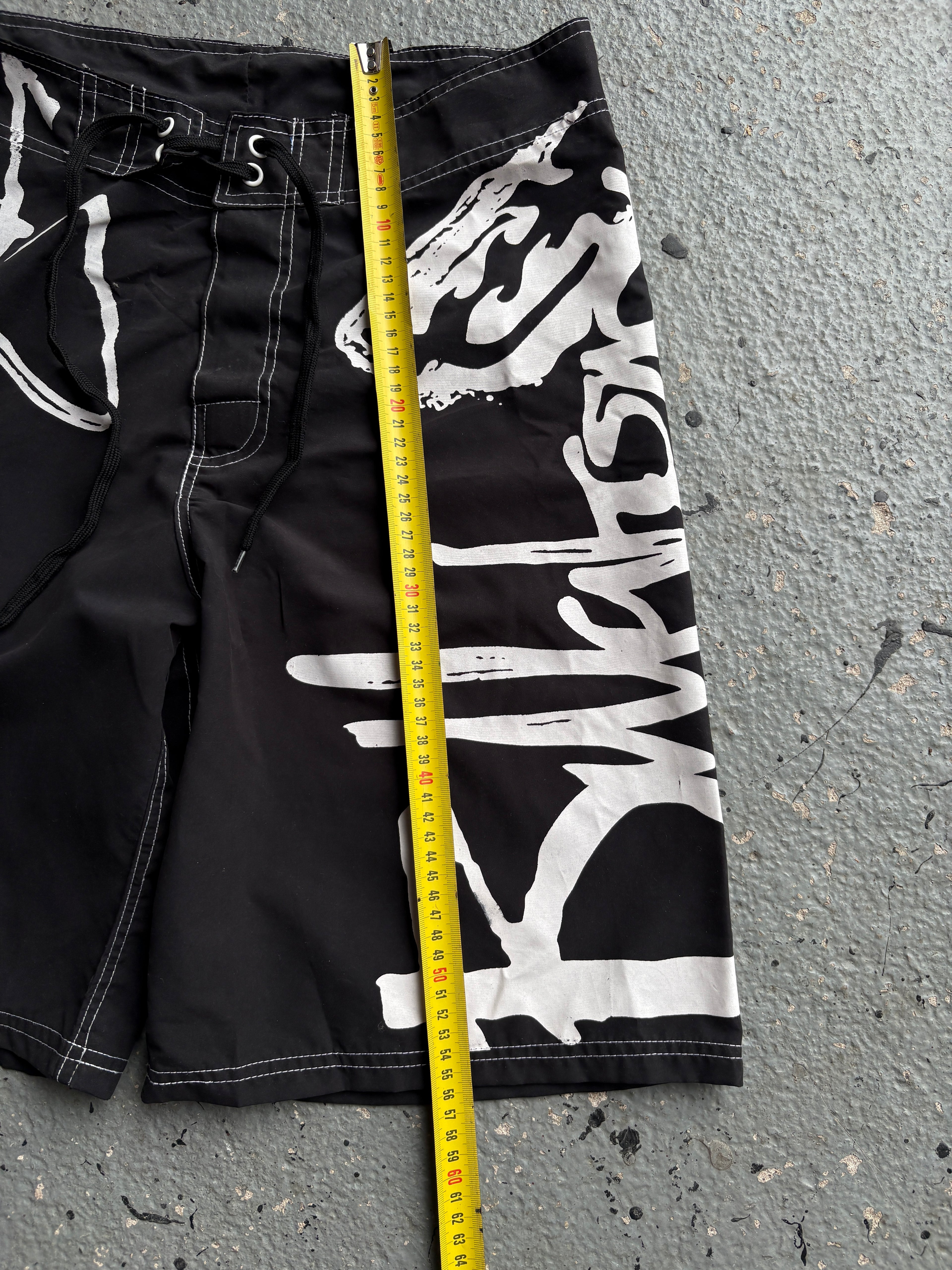 2000s Billabong Boards Shorts Black / White Spellout