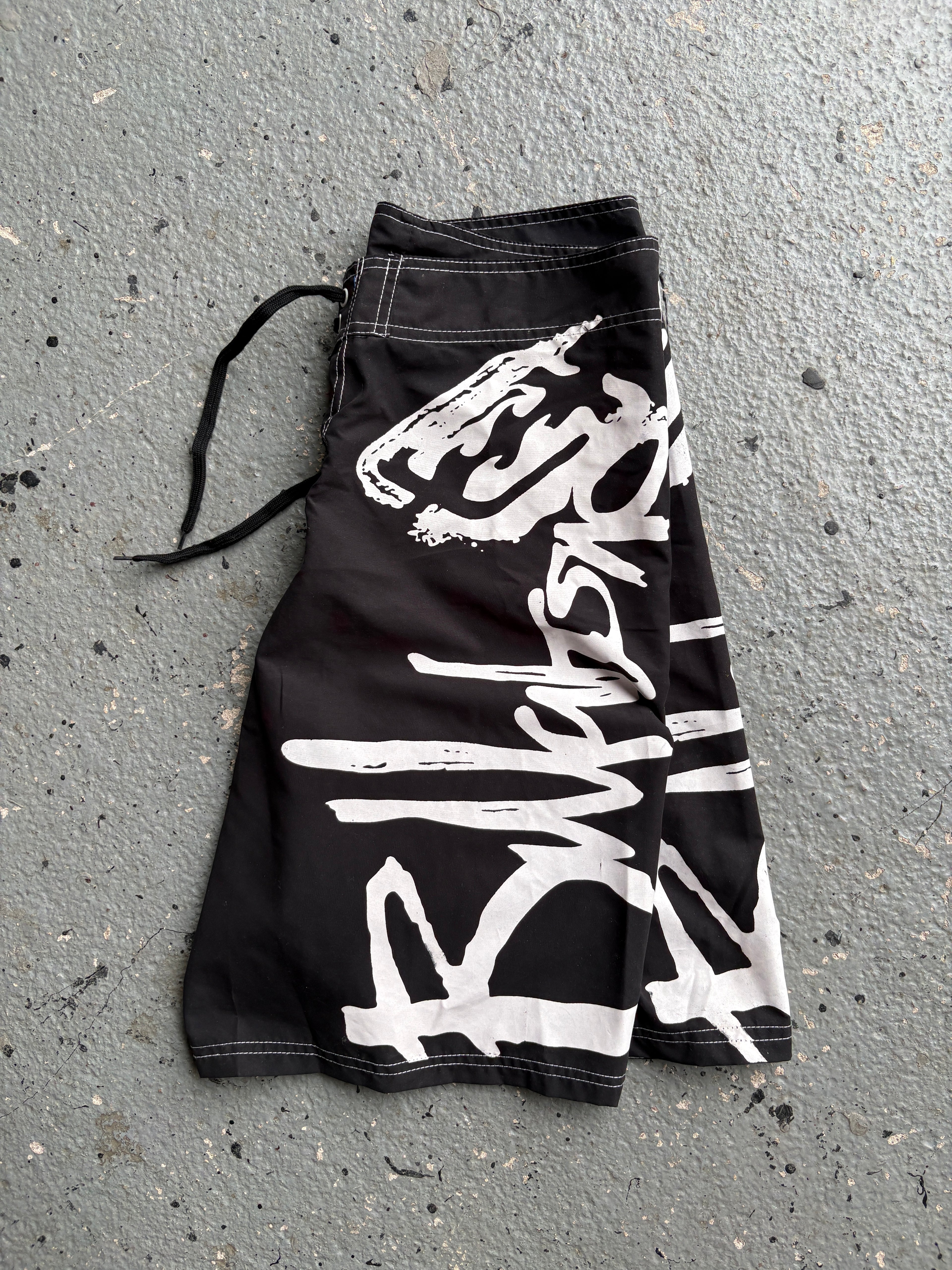2000s Billabong Boards Shorts Black / White Spellout