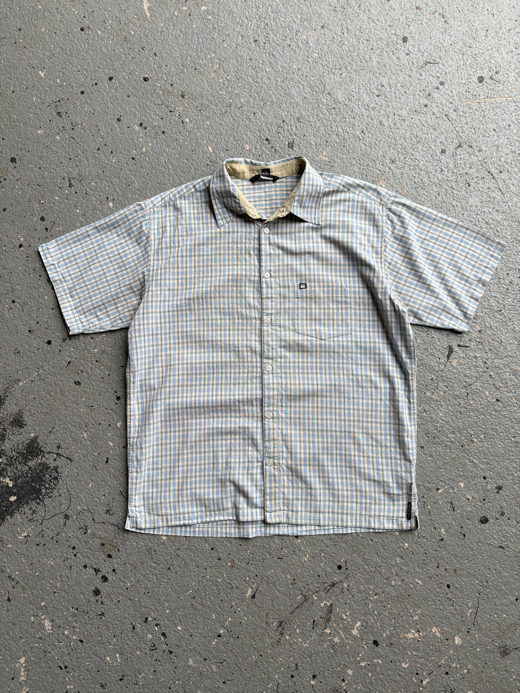 2000s Quiksilver Checkered Shirt Blue / White Back Spellout