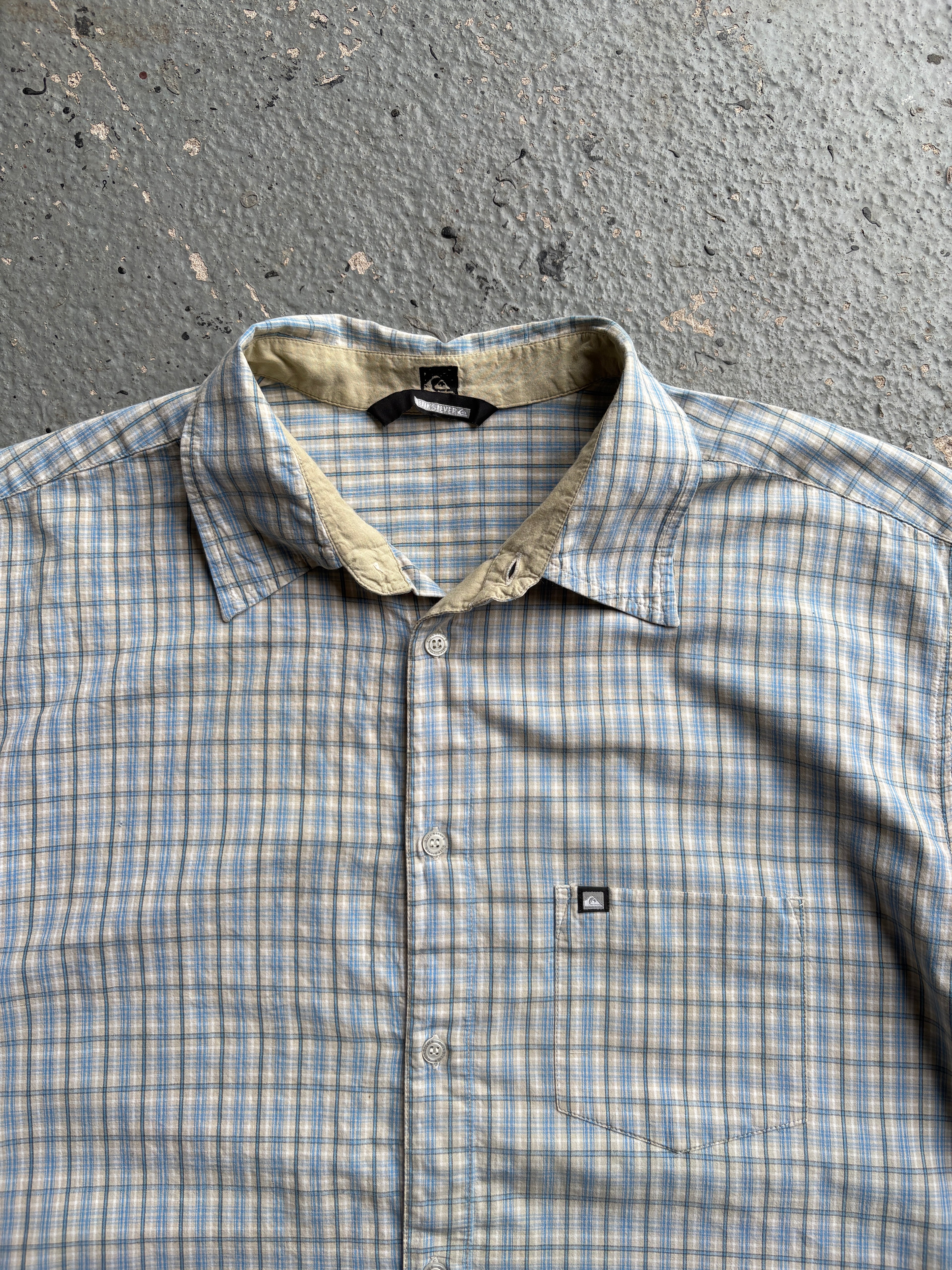 2000s Quiksilver Checkered Shirt Blue / White Back Spellout