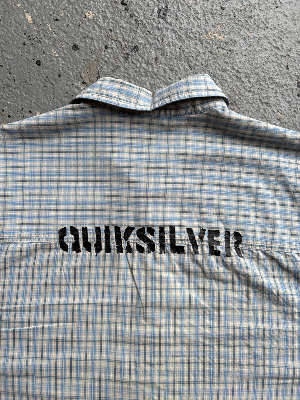 2000s Quiksilver Checkered Shirt Blue / White Back Spellout