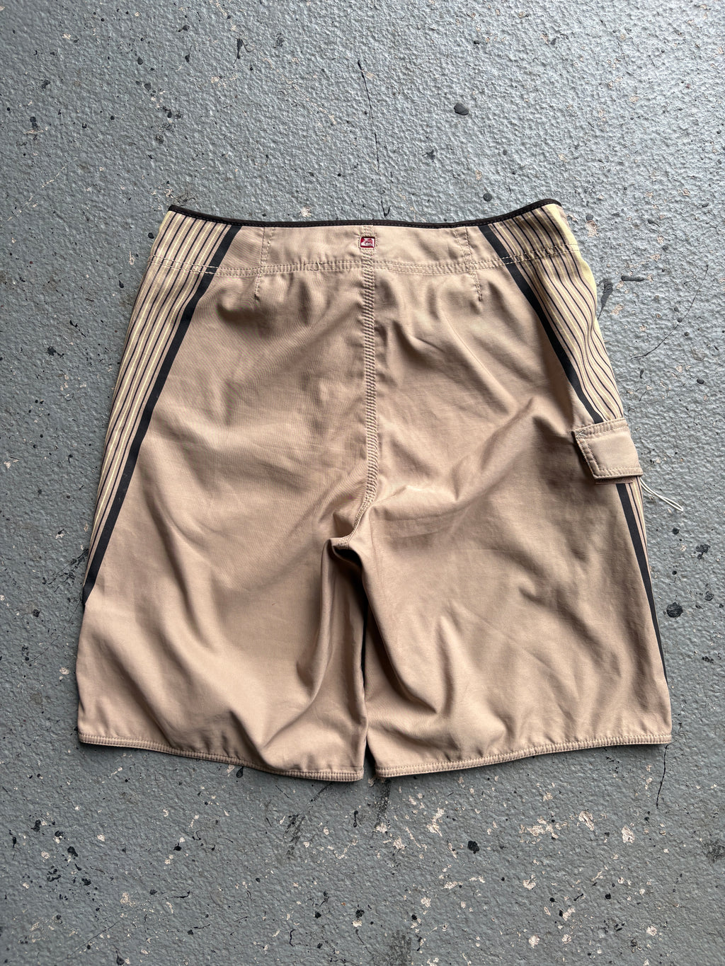 2000s Quiksilver Board Shorts Beige / Black