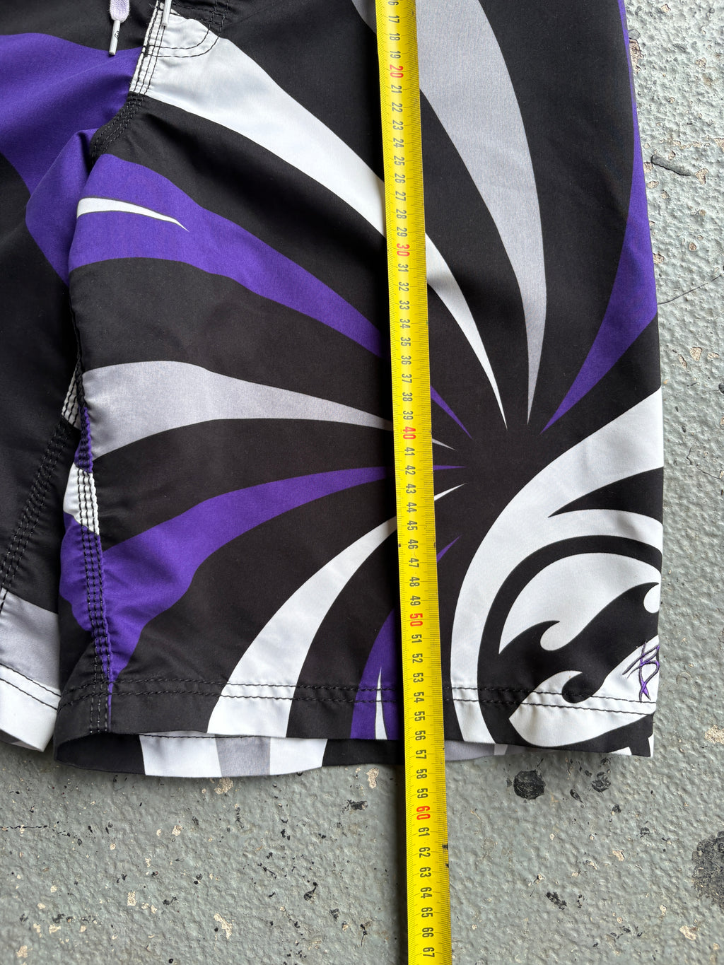 2000s Billabong Spiral Boardshorts Purple / Black / White