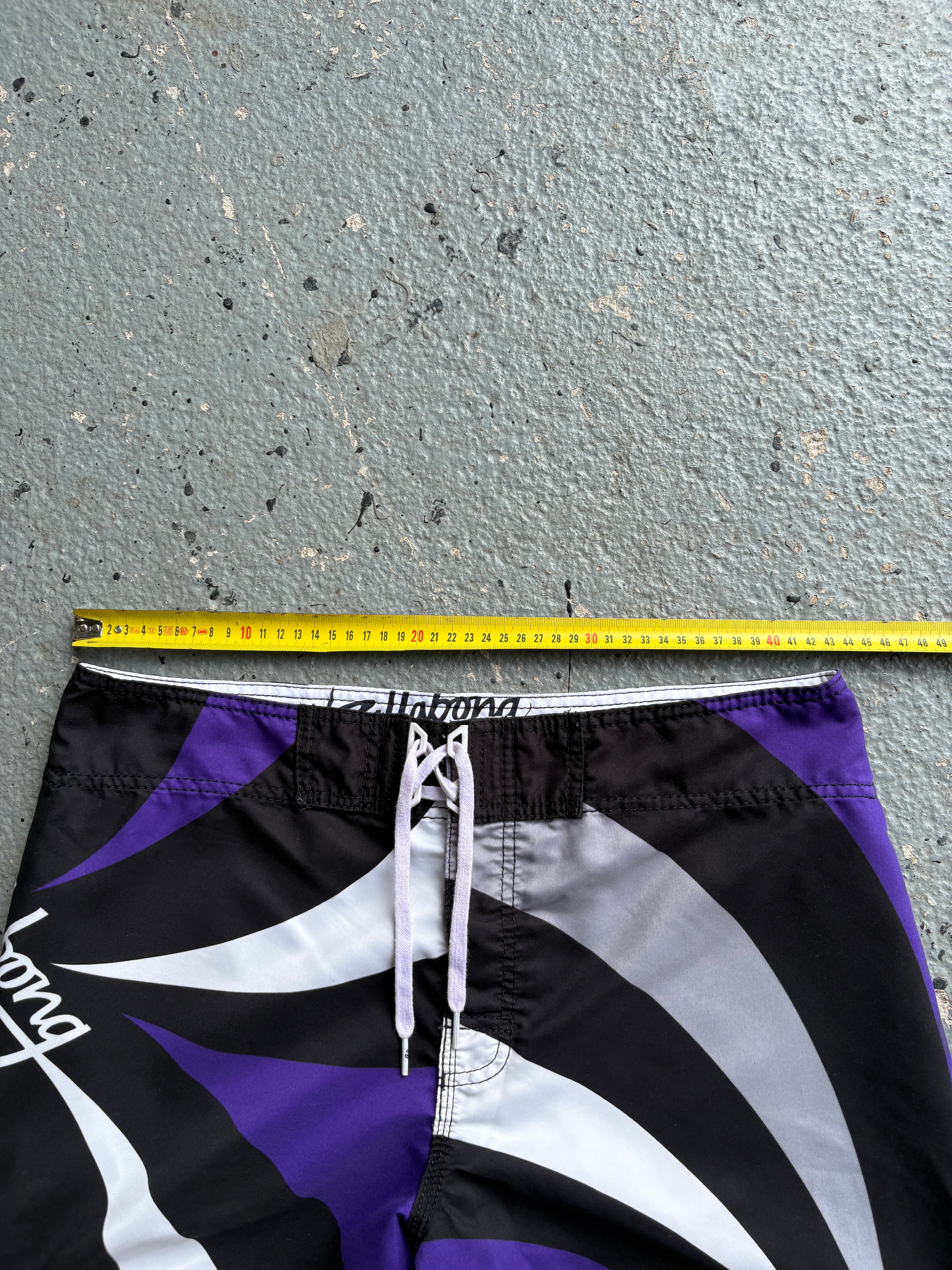 2000s Billabong Spiral Boardshorts Purple / Black / White
