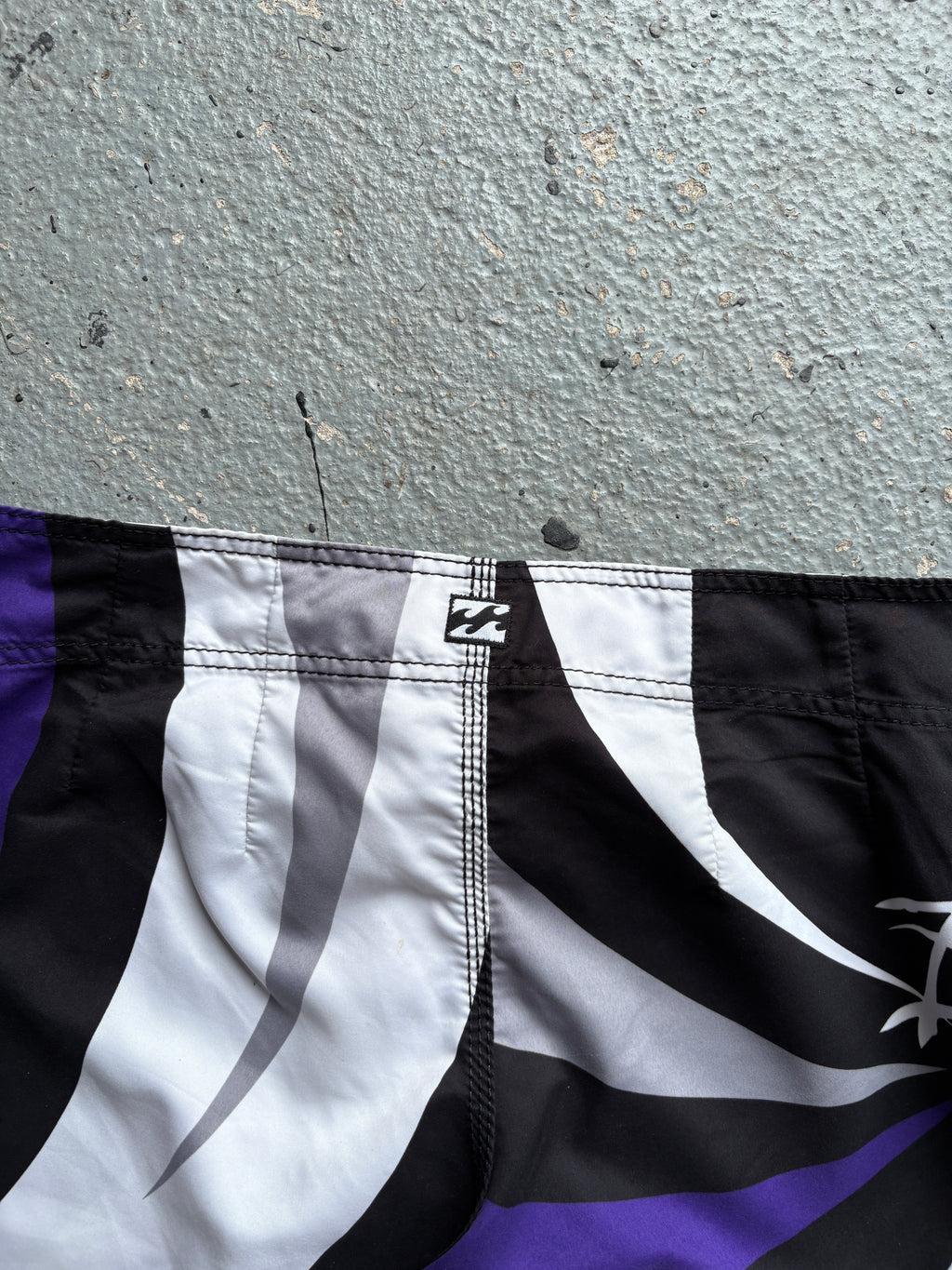 2000s Billabong Spiral Boardshorts Purple / Black / White
