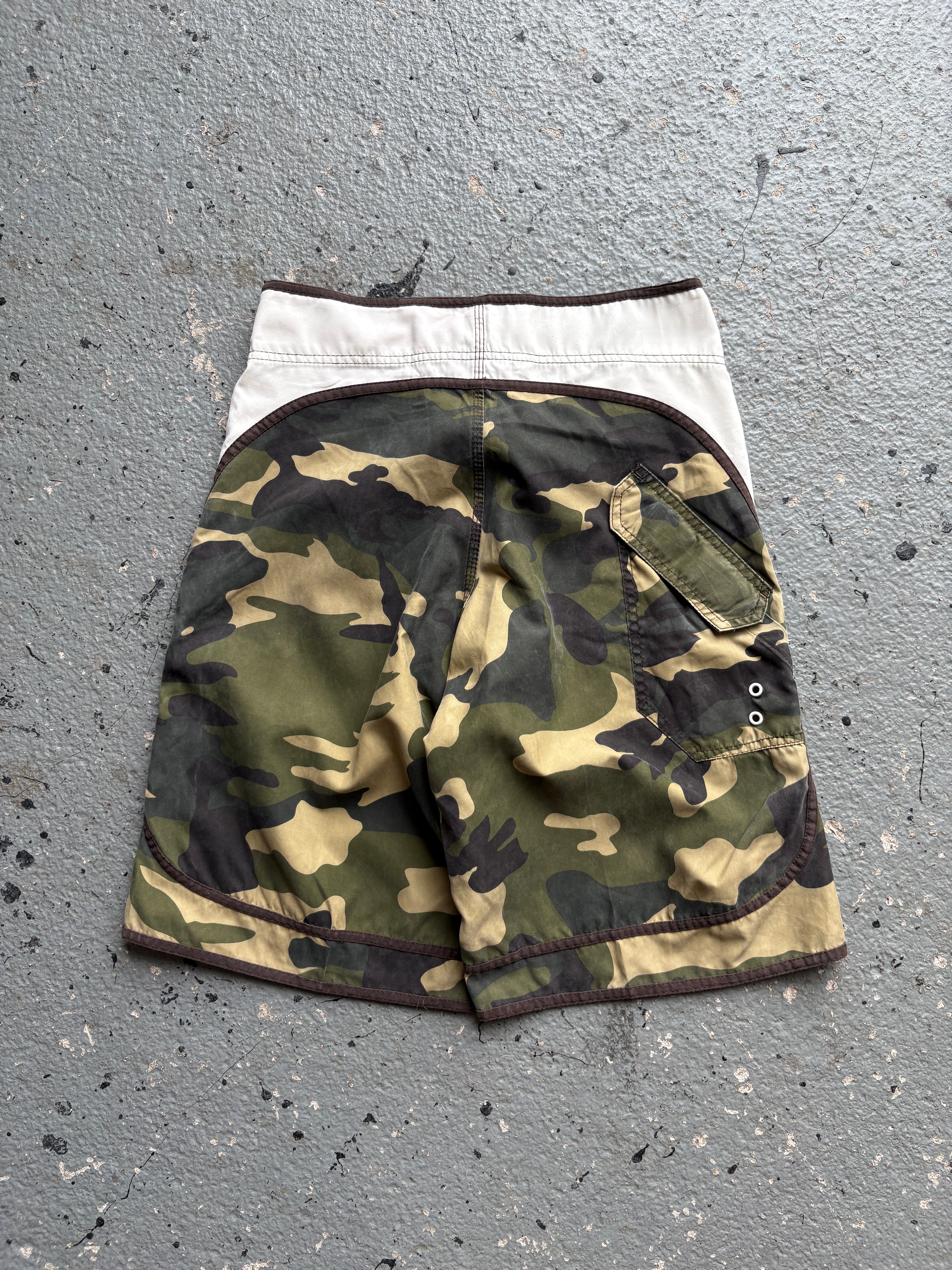 2000s Quiksilver Board Shorts Khaki / Camo Detail