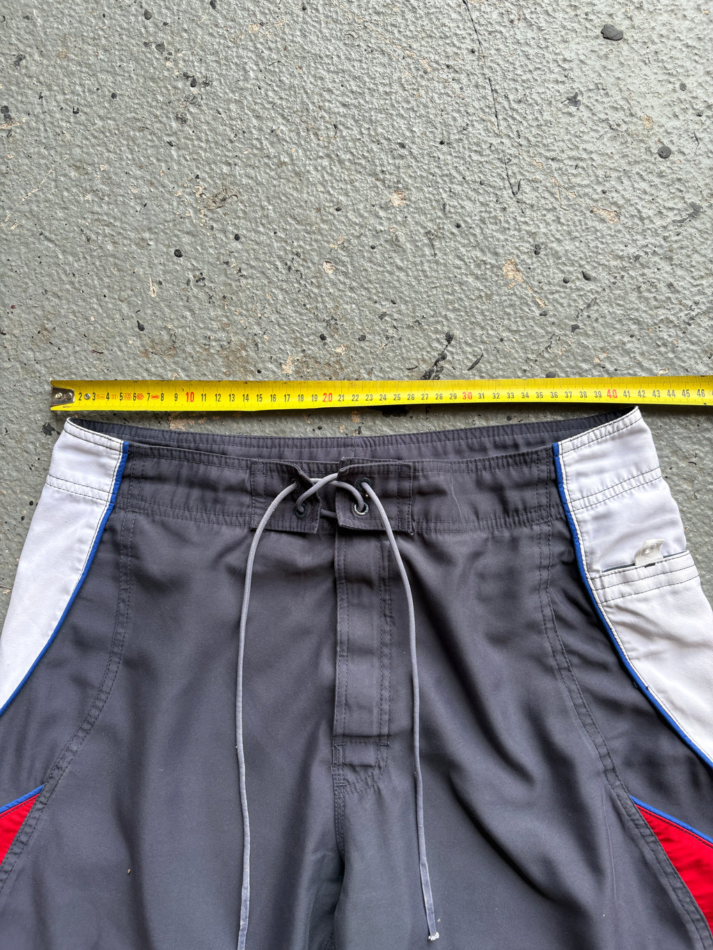 2000s Quiksilver Boardshorts Navy / Red / White