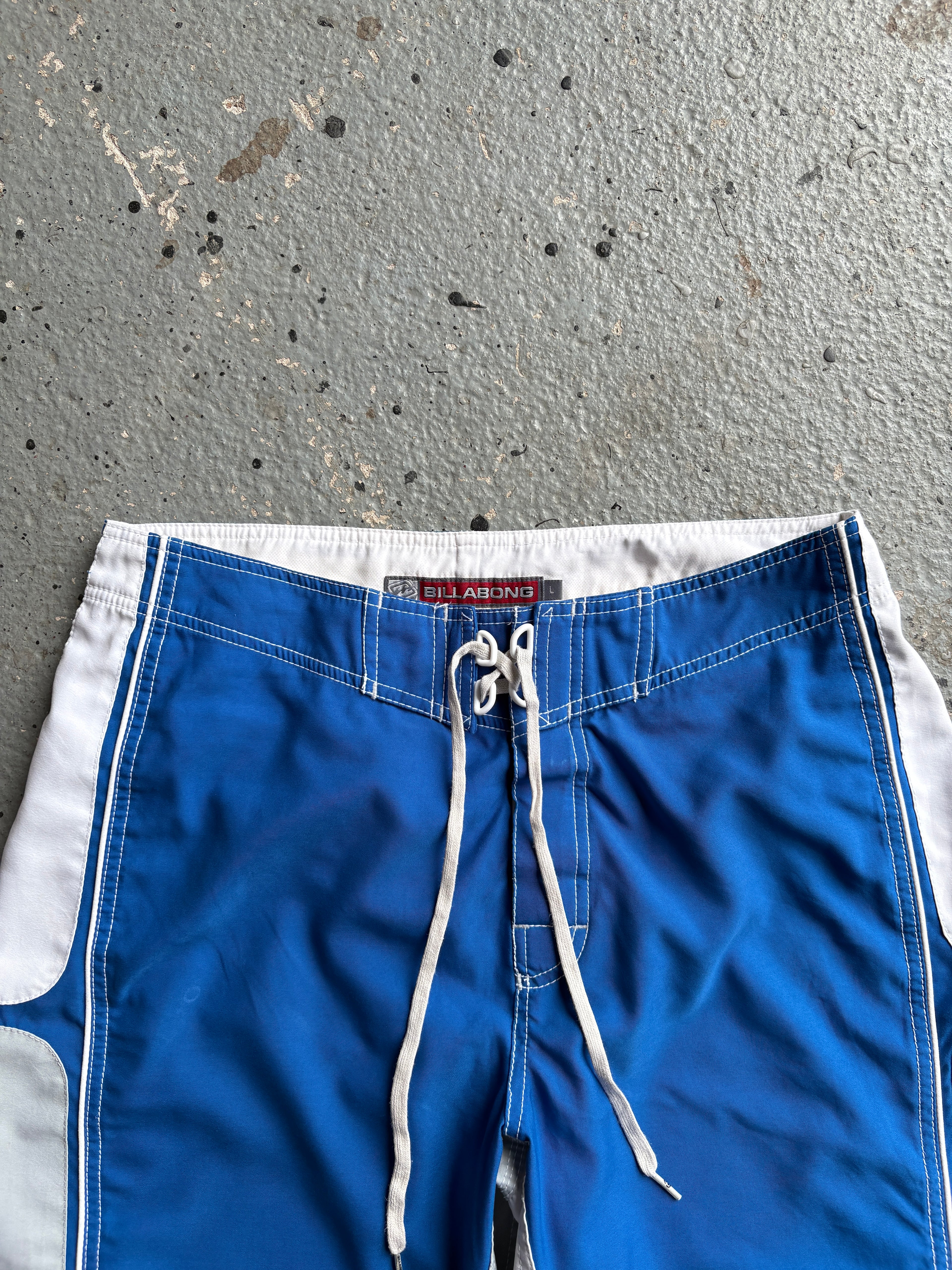2000s Billabong Board Shorts Blue / White