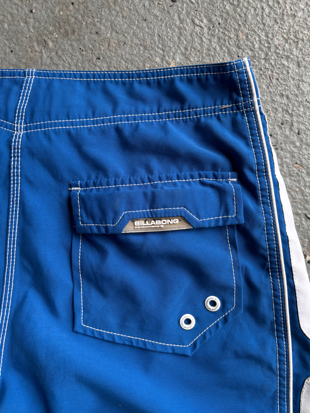 2000s Billabong Board Shorts Blue / White