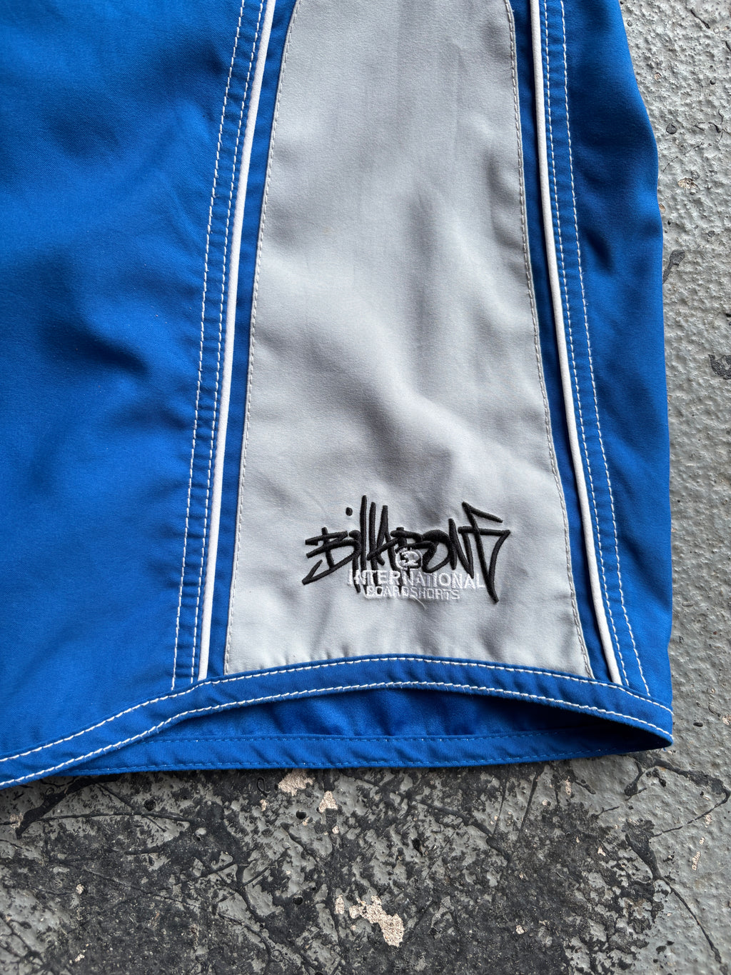 2000s Billabong Board Shorts Blue / White