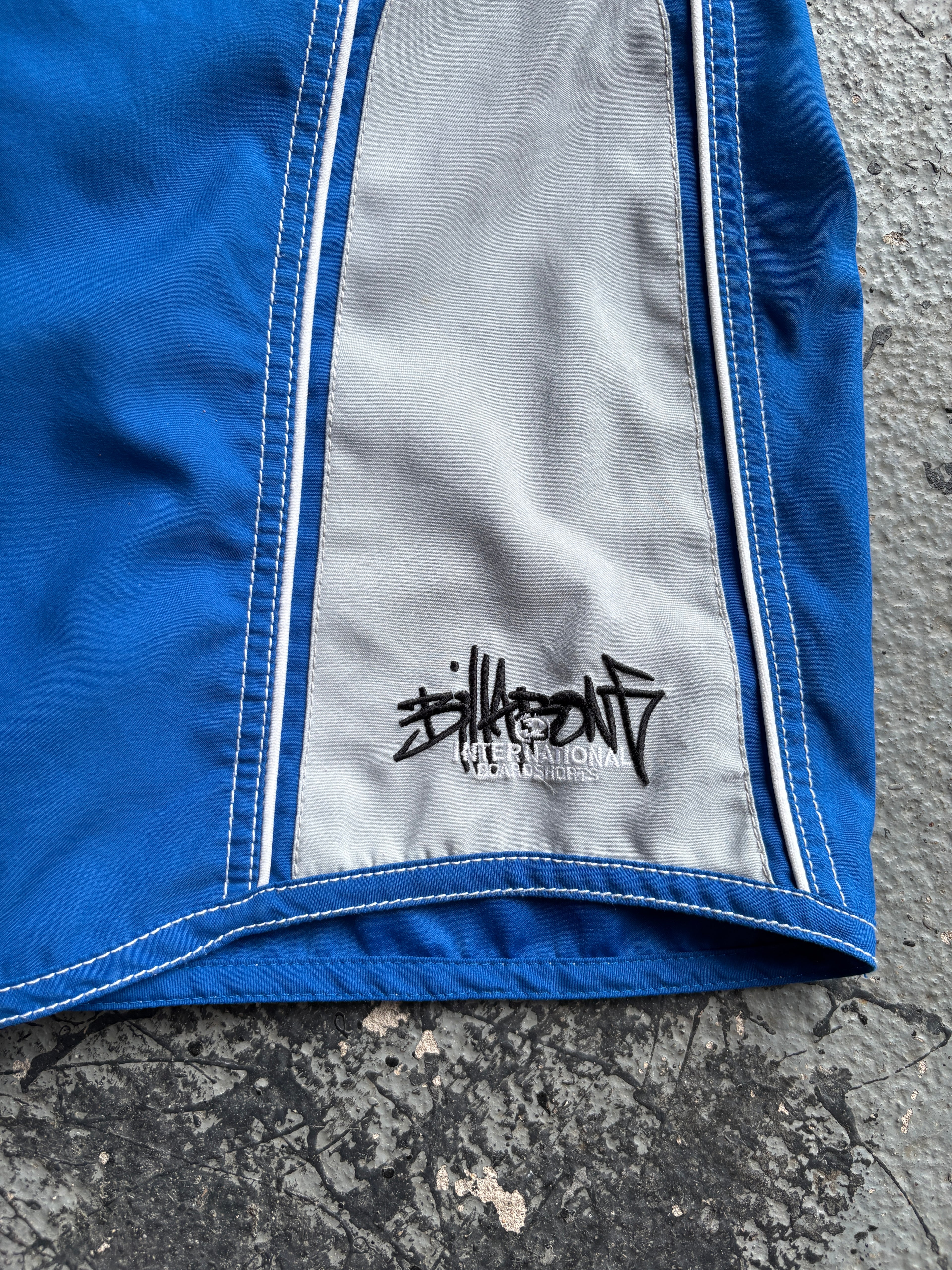2000s Billabong Board Shorts Blue / White
