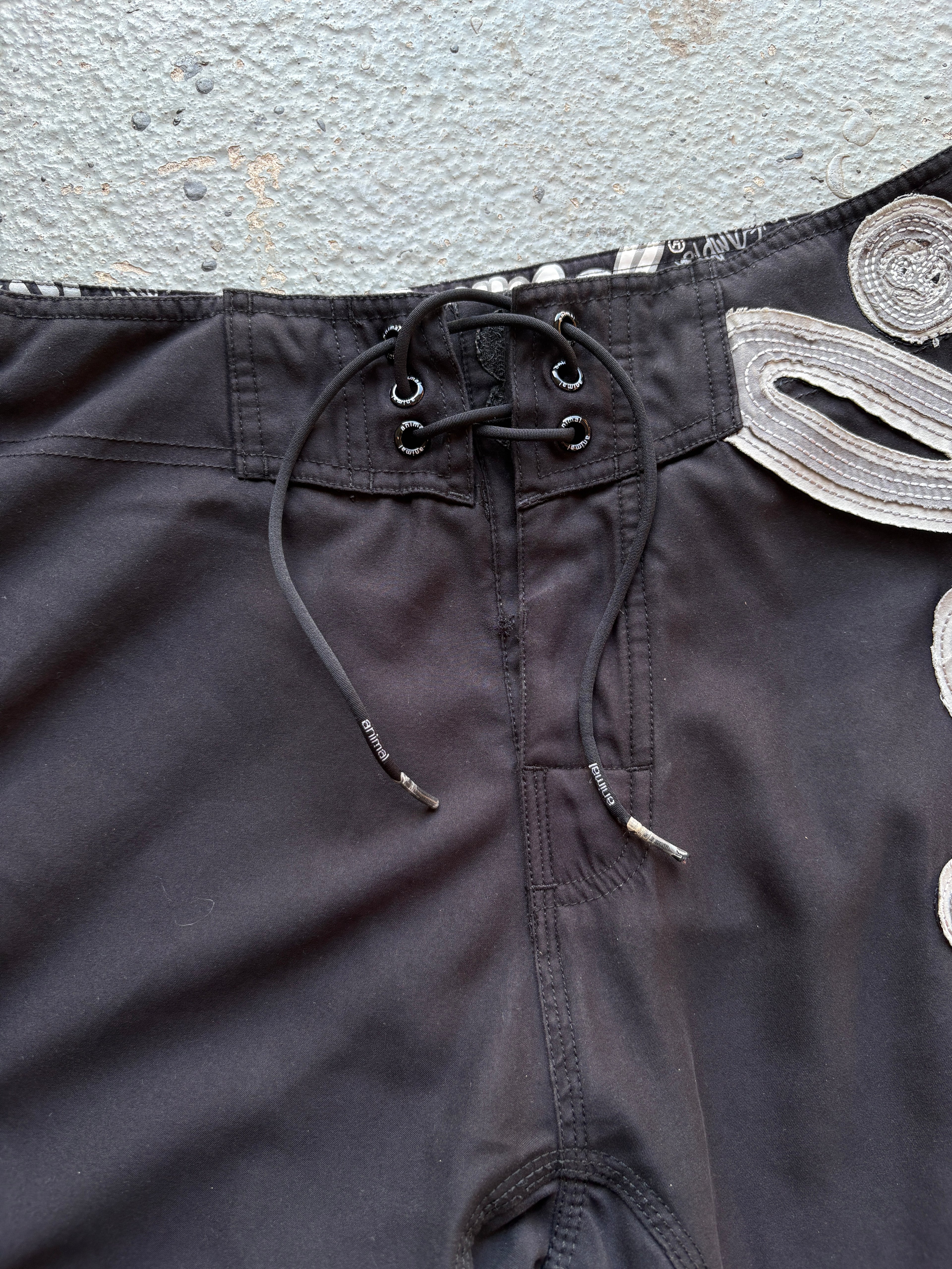 2000s Animal Board Shorts Spell Out Black / Grey