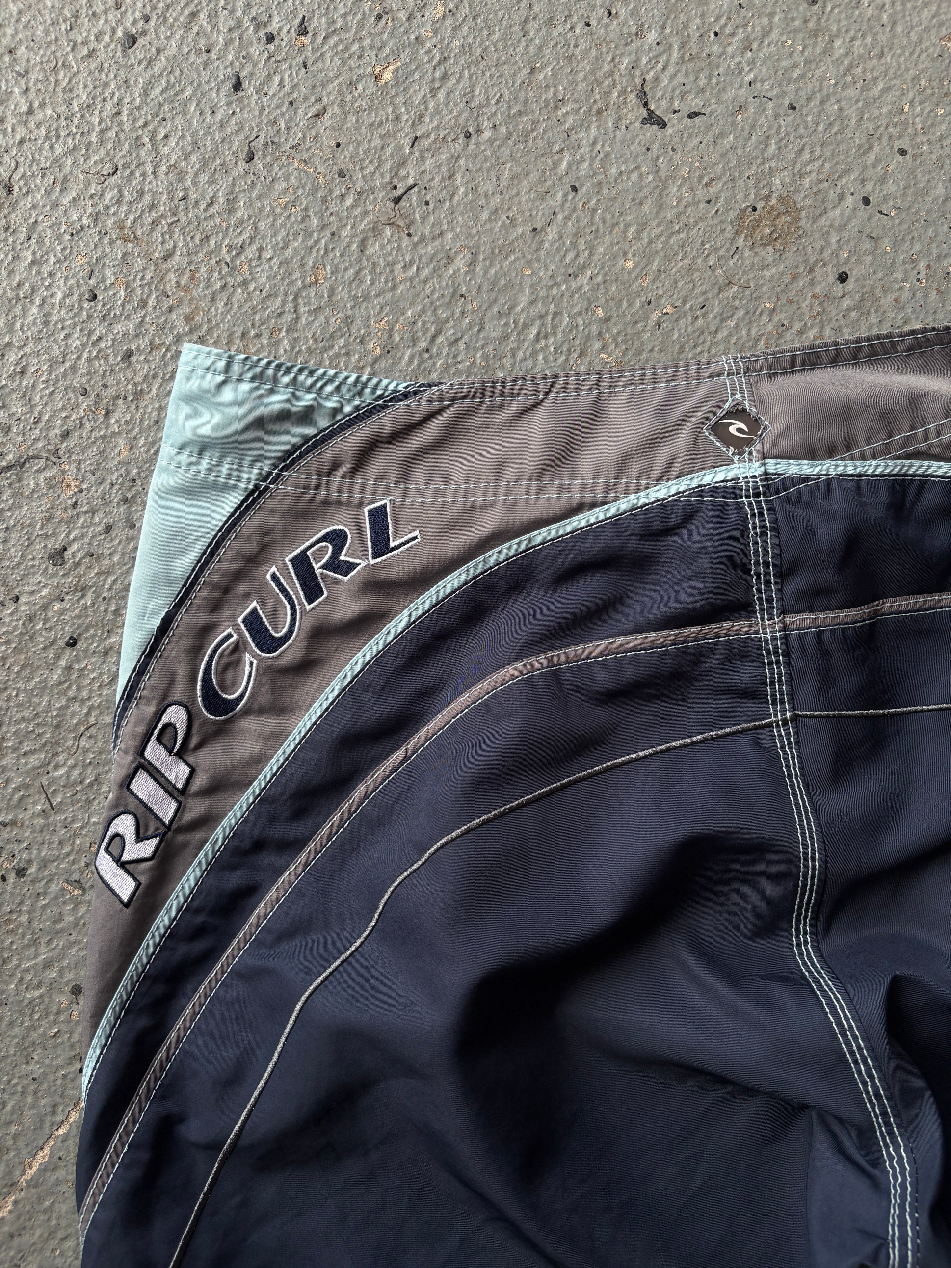 2000s Rip Curl Board Shorts Turquoise / Navy