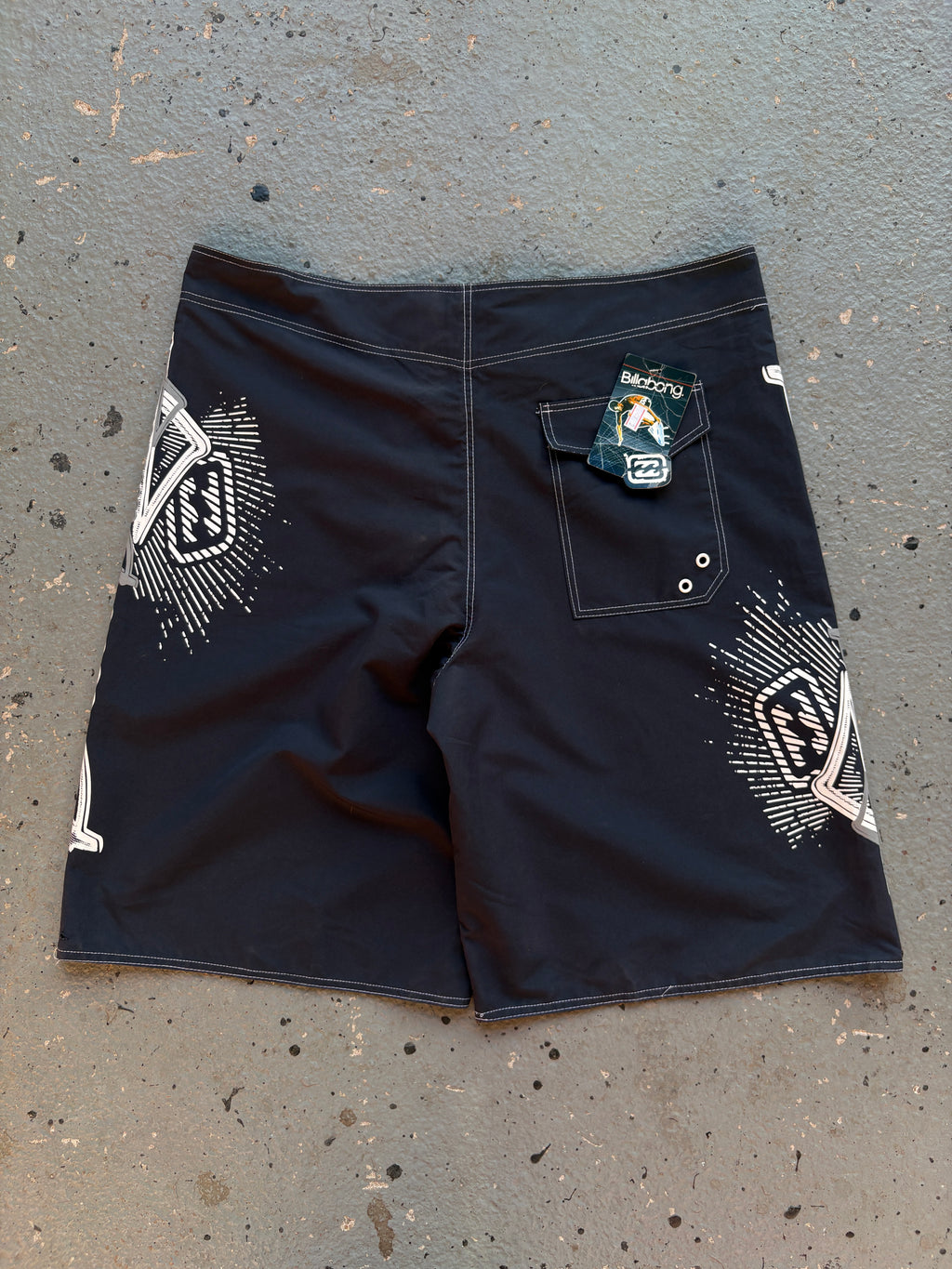 2000s Billabong Boardshorts Spellout Navy / White